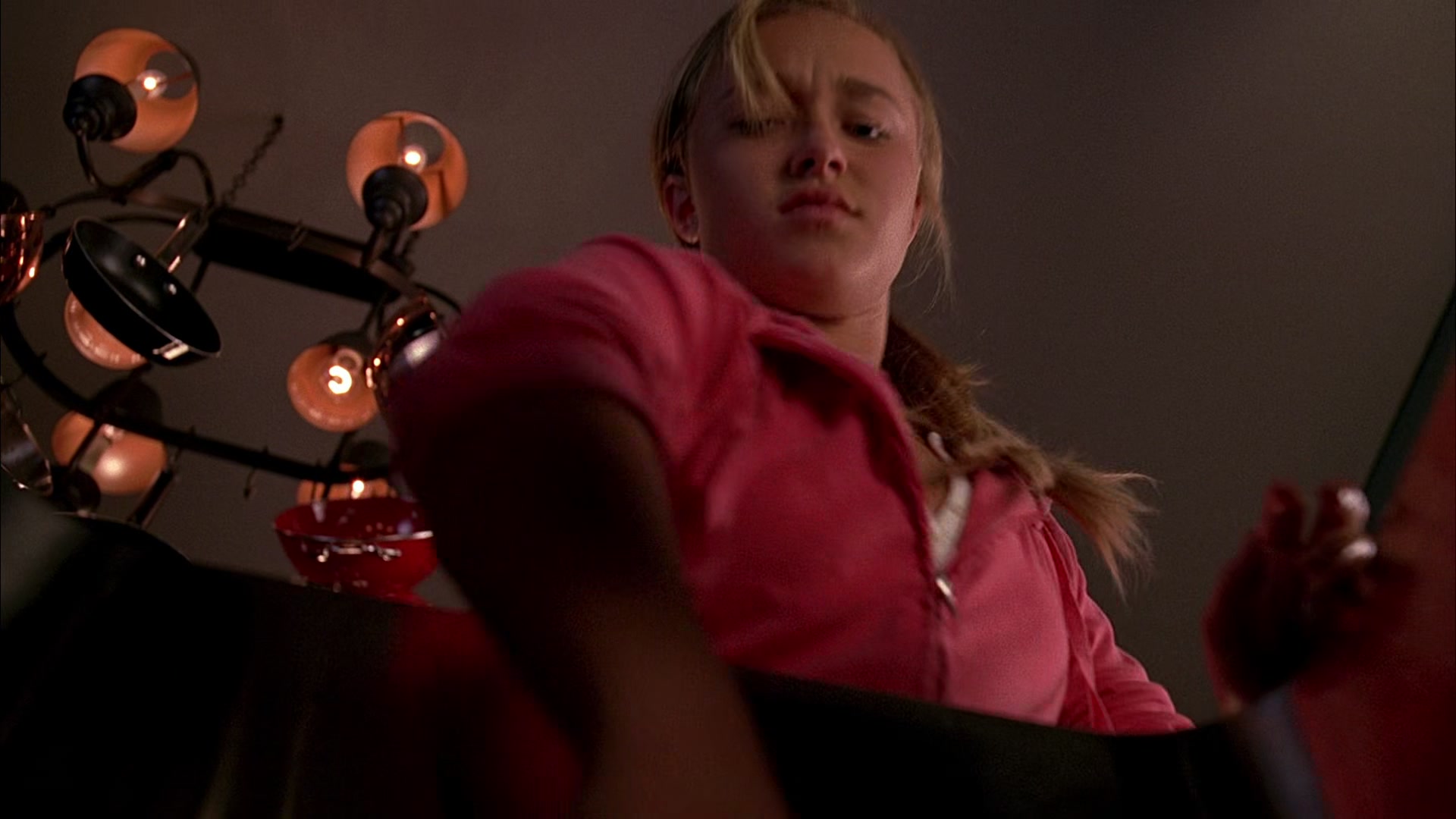 Heroes_S01E01_Genesis_1080p_BluRay_HPS_006312.jpg Heroes_S01E01_Genesis_1080p_BluRay_HPS_006312.jpg