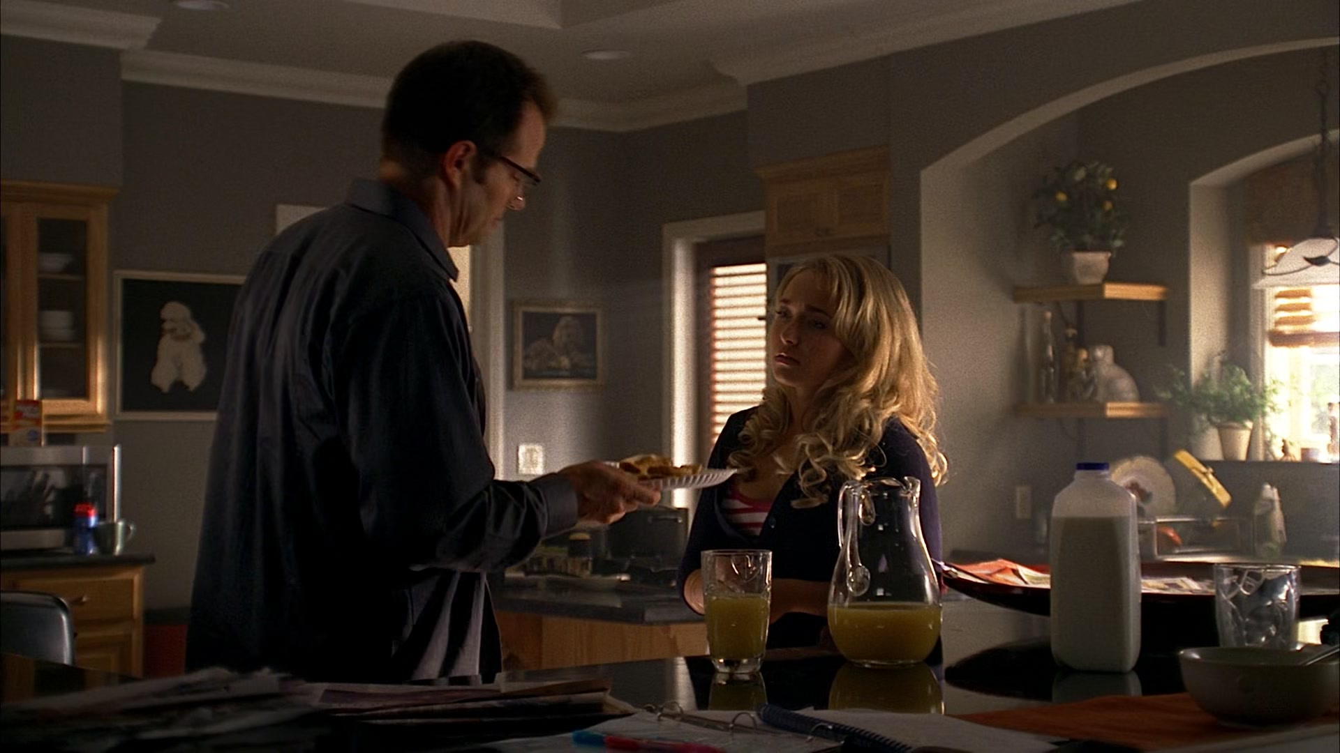 Heroes_S01E02_DontLookBack_1080p_BluRay_HPS_000584.jpg Heroes_S01E02_DontLookBack_1080p_BluRay_HPS_000584.jpg