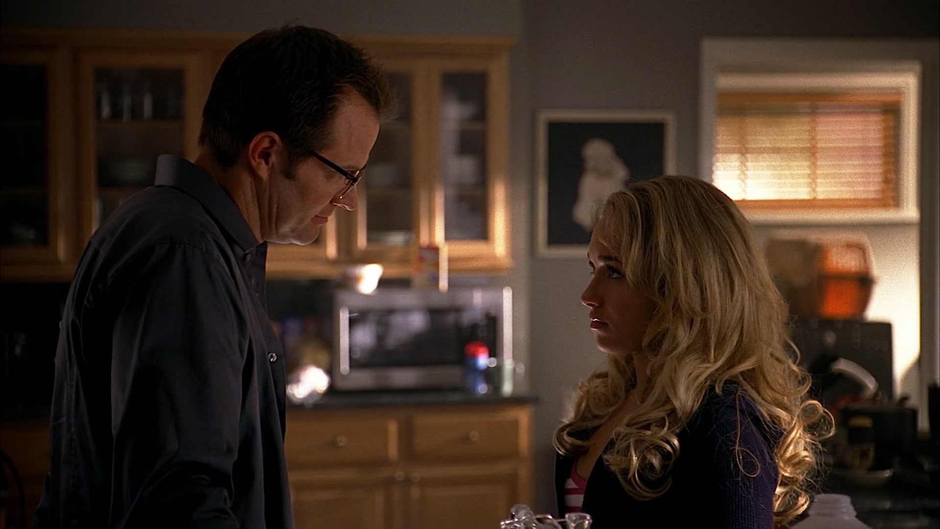 Heroes_S01E02_DontLookBack_1080p_BluRay_HPS_000639.jpg Heroes_S01E02_DontLookBack_1080p_BluRay_HPS_000639.jpg