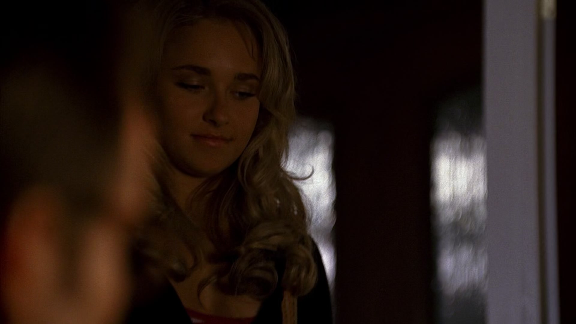 Heroes_S01E02_DontLookBack_1080p_BluRay_HPS_004948.jpg Heroes_S01E02_DontLookBack_1080p_BluRay_HPS_004948.jpg