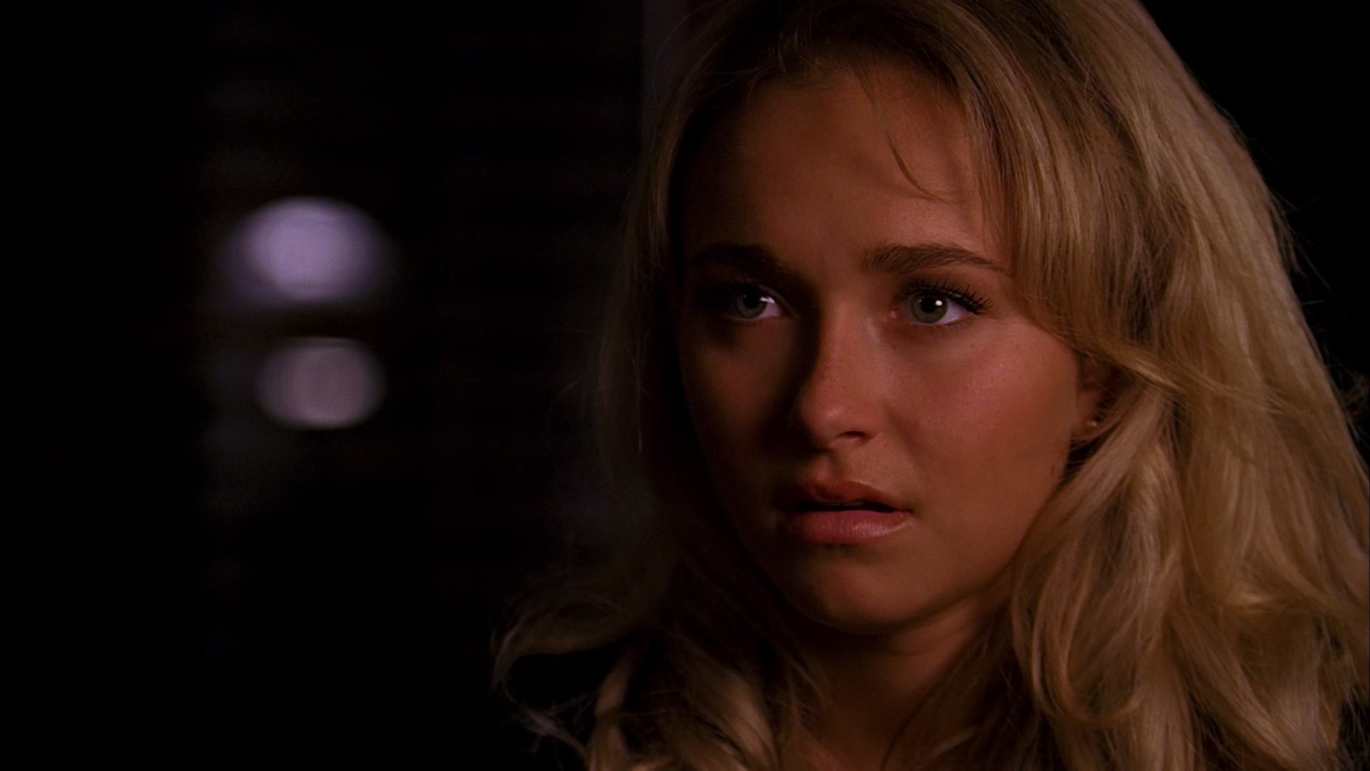 Heroes_S01E02_DontLookBack_1080p_BluRay_HPS_004976.jpg Heroes_S01E02_DontLookBack_1080p_BluRay_HPS_004976.jpg