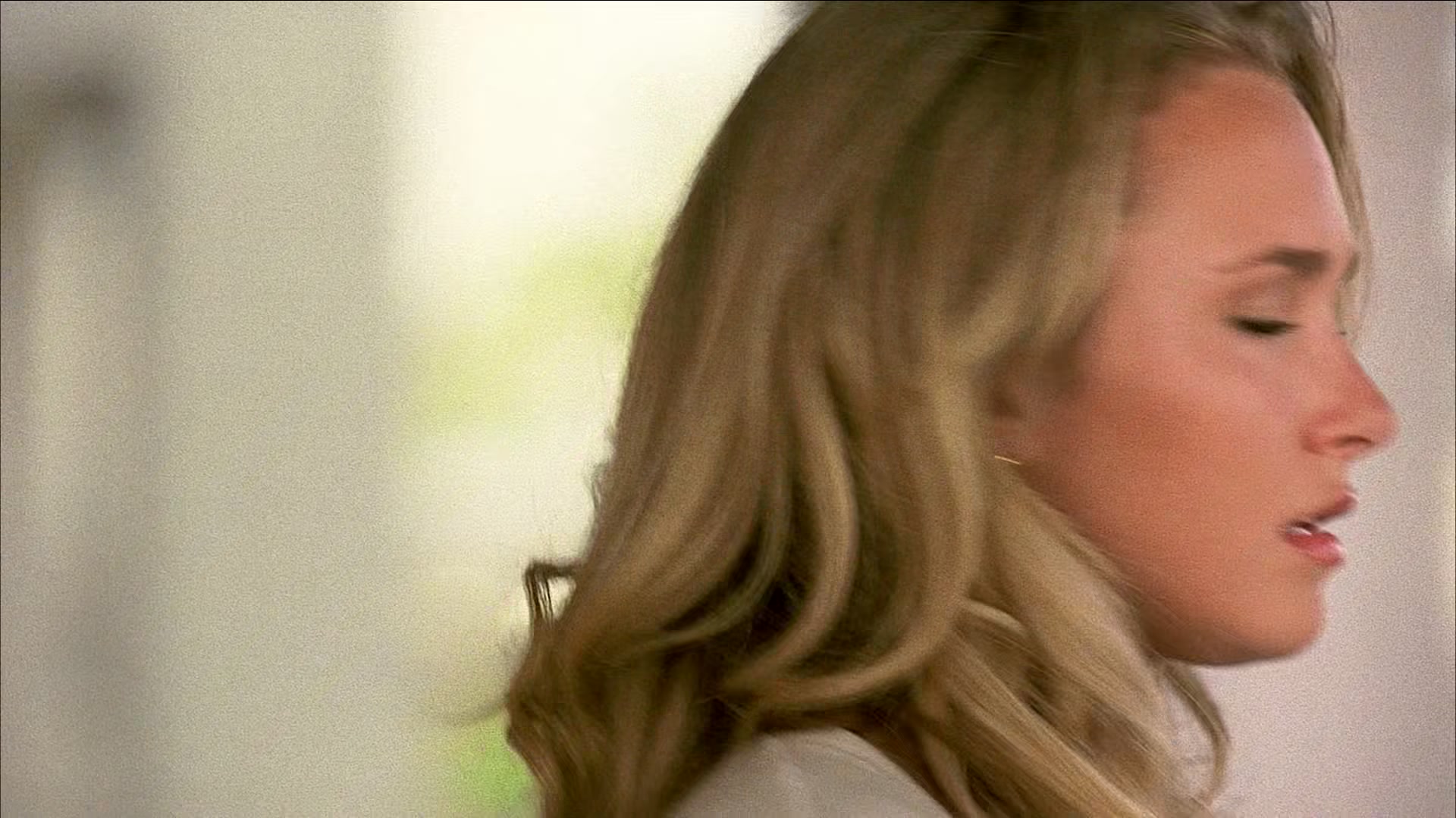 Heroes_S01E03_One_Giant_Leap_1080p_BluRay_HPS_001867.jpg