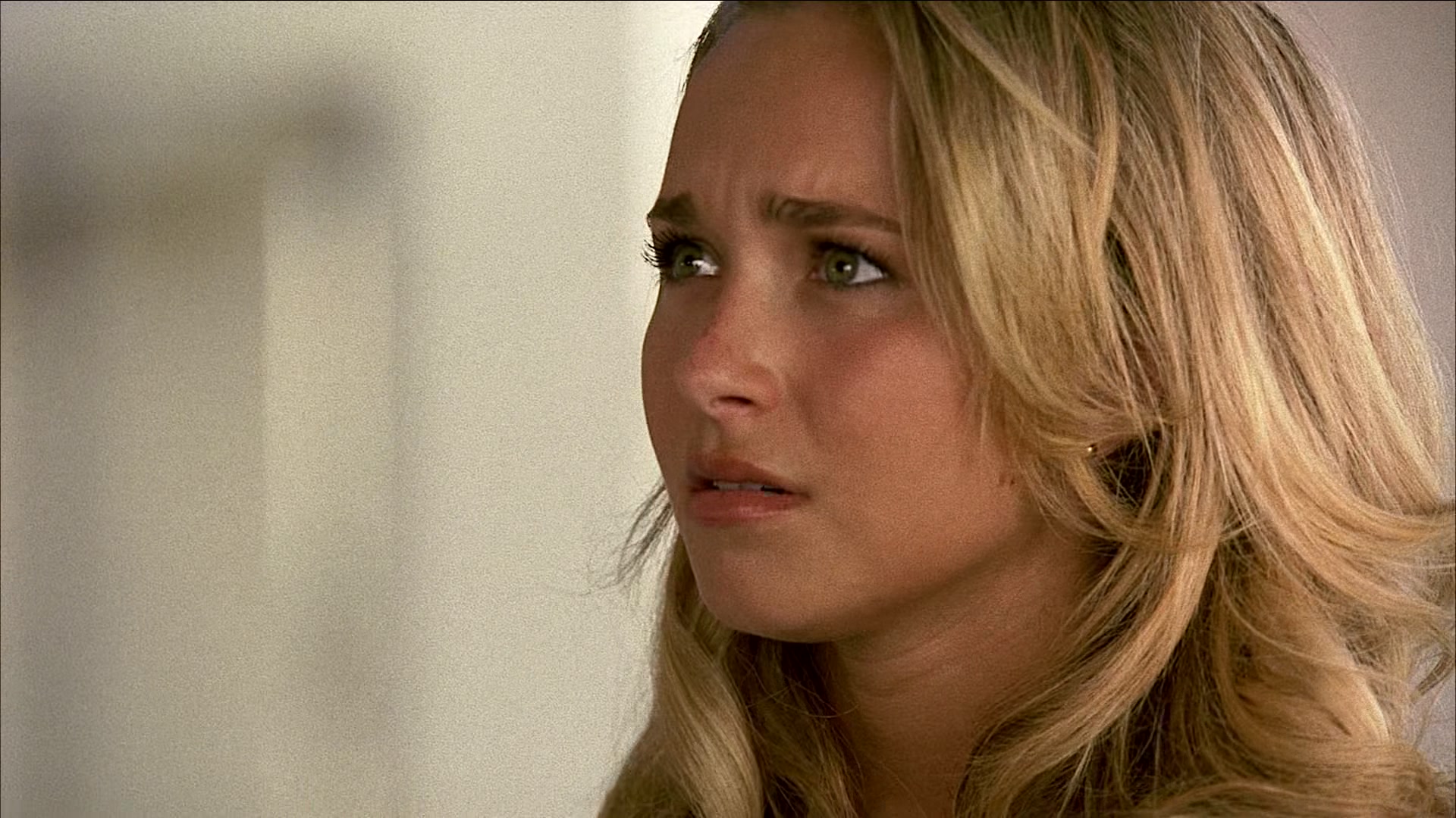 Heroes_S01E03_One_Giant_Leap_1080p_BluRay_HPS_001921.jpg