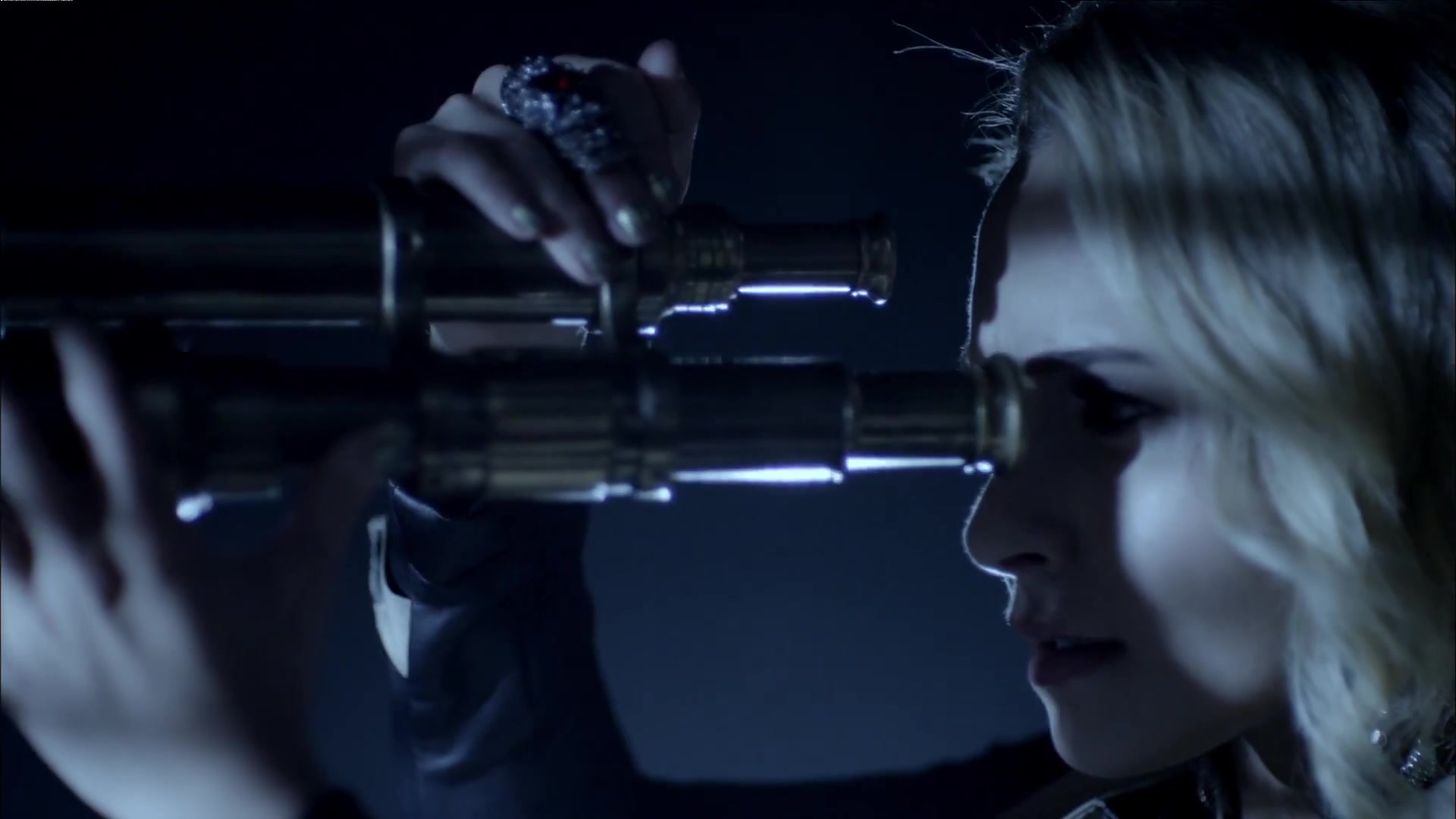 HaydenPanettiere_Telescope_MusicVideo_064.jpg