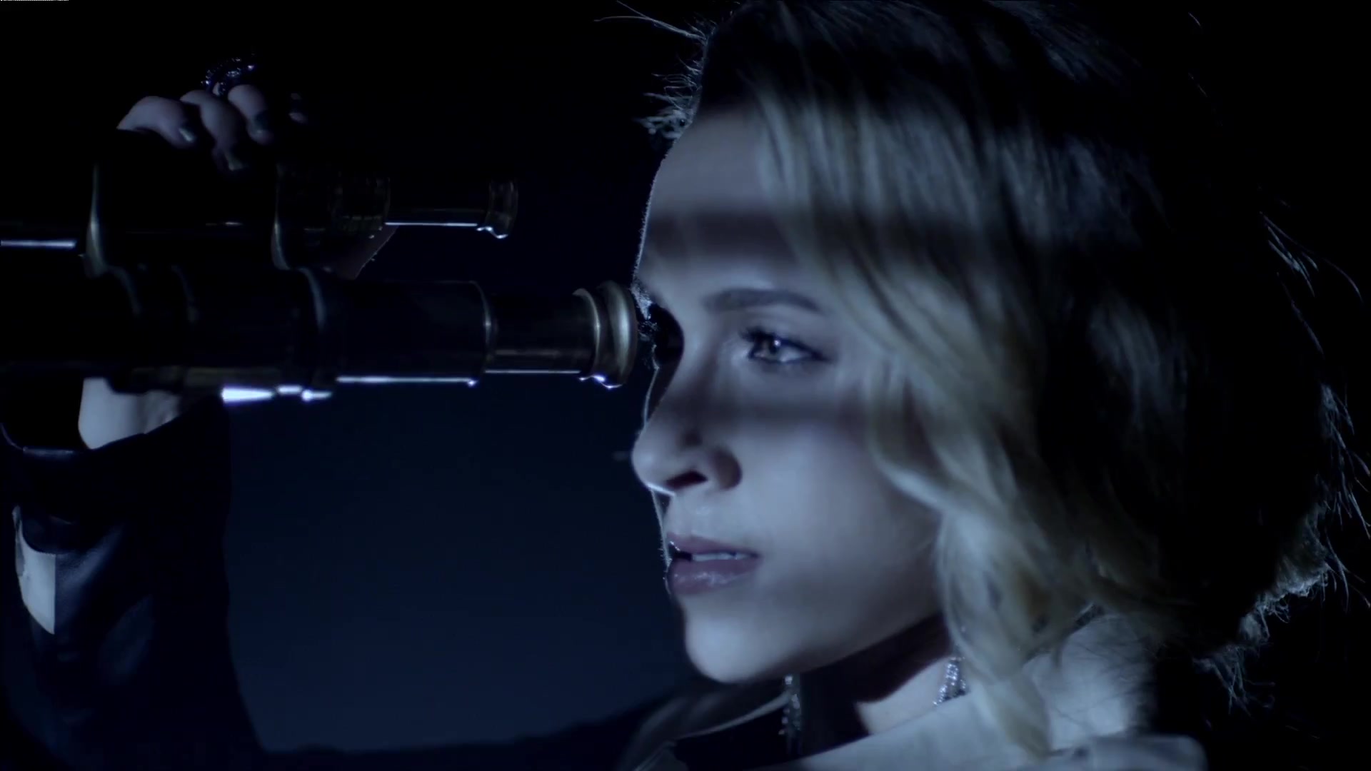 HaydenPanettiere_Telescope_MusicVideo_072.jpg