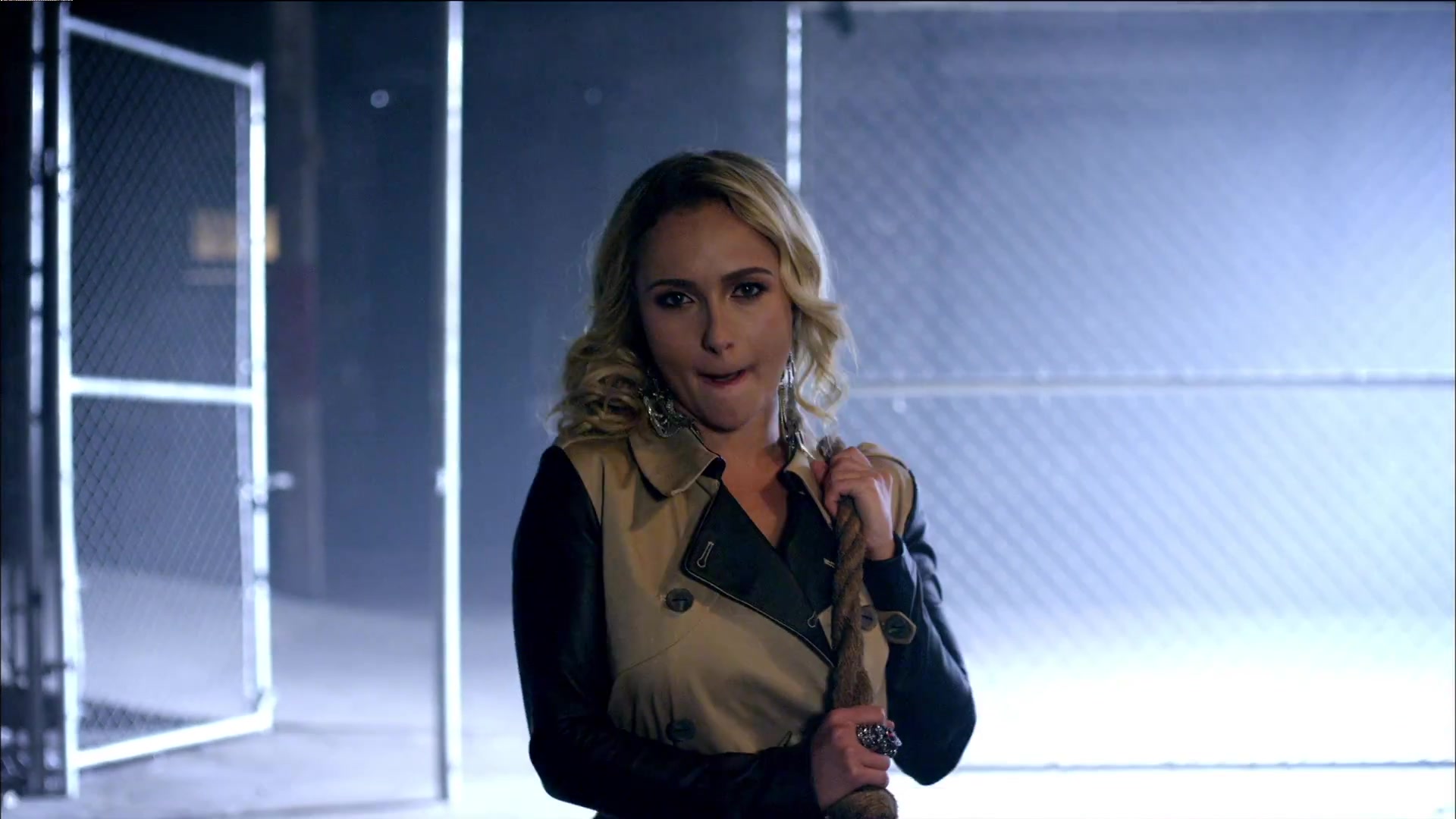 HaydenPanettiere_Telescope_MusicVideo_101.jpg
