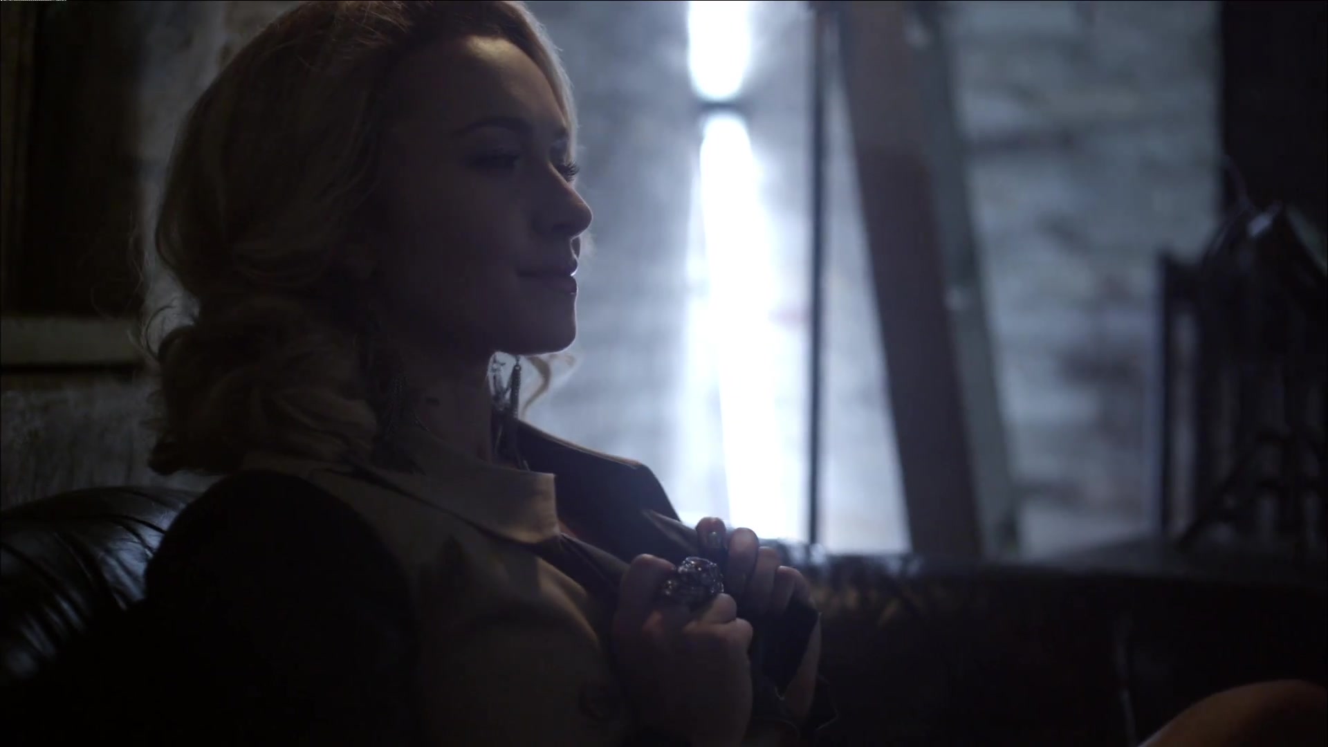 HaydenPanettiere_Telescope_MusicVideo_146.jpg