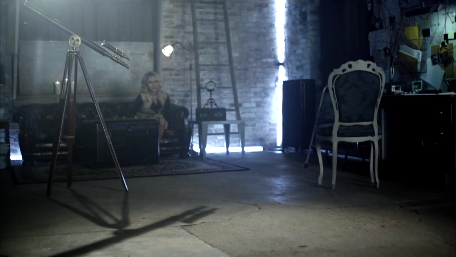 HaydenPanettiere_Telescope_MusicVideo_152.jpg