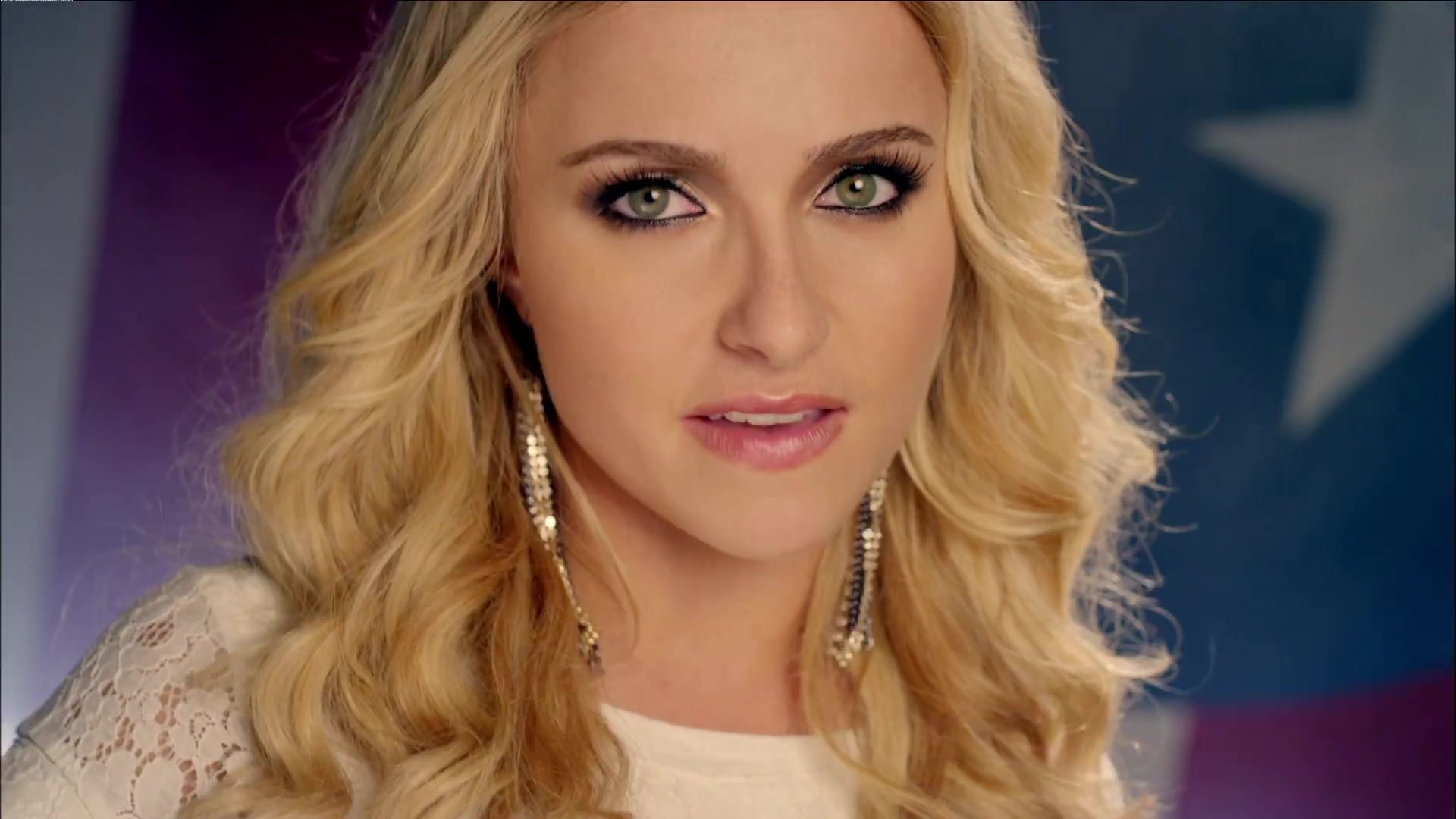 HaydenPanettiere_Telescope_MusicVideo_193.jpg