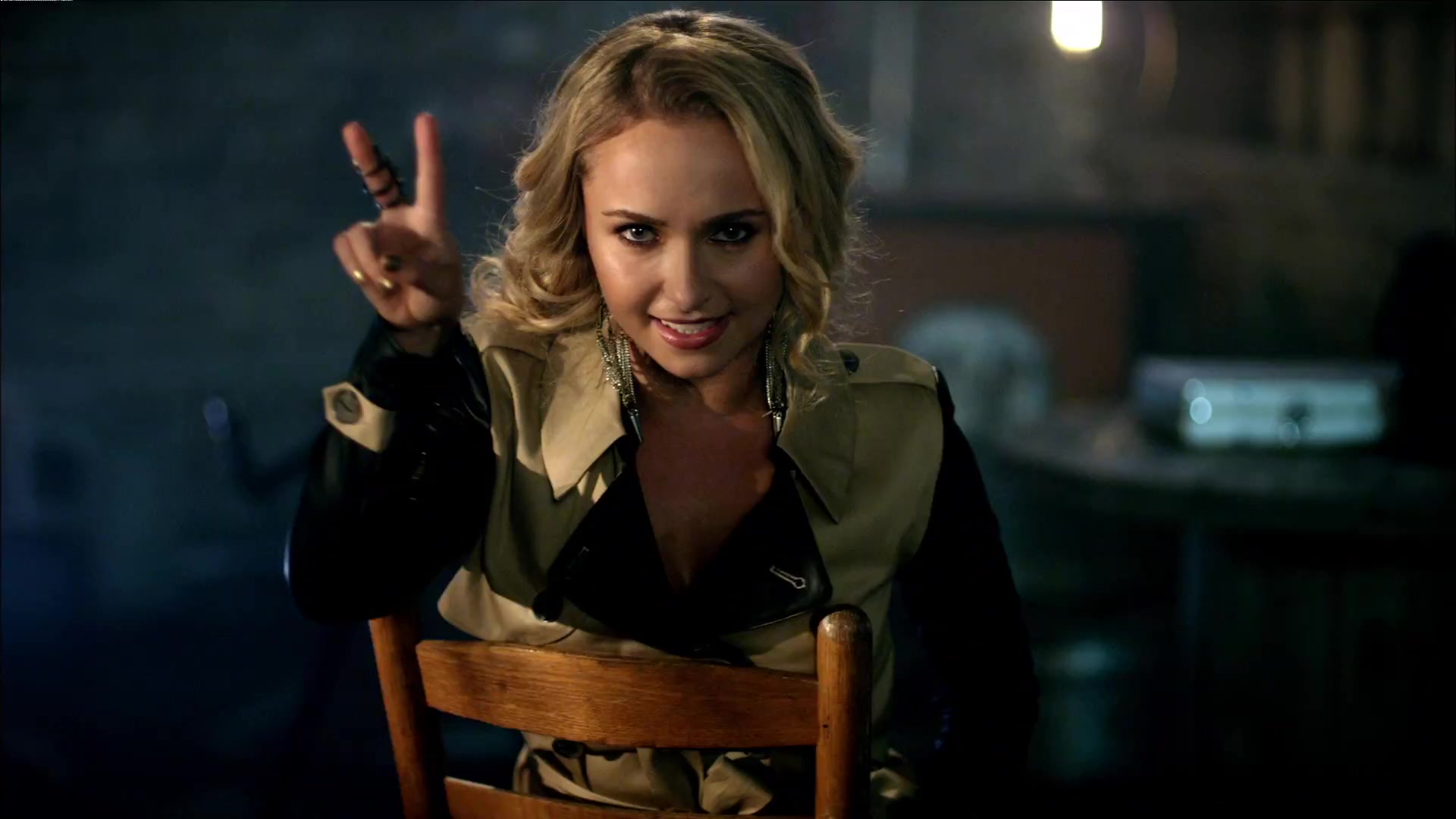 HaydenPanettiere_Telescope_MusicVideo_205.jpg