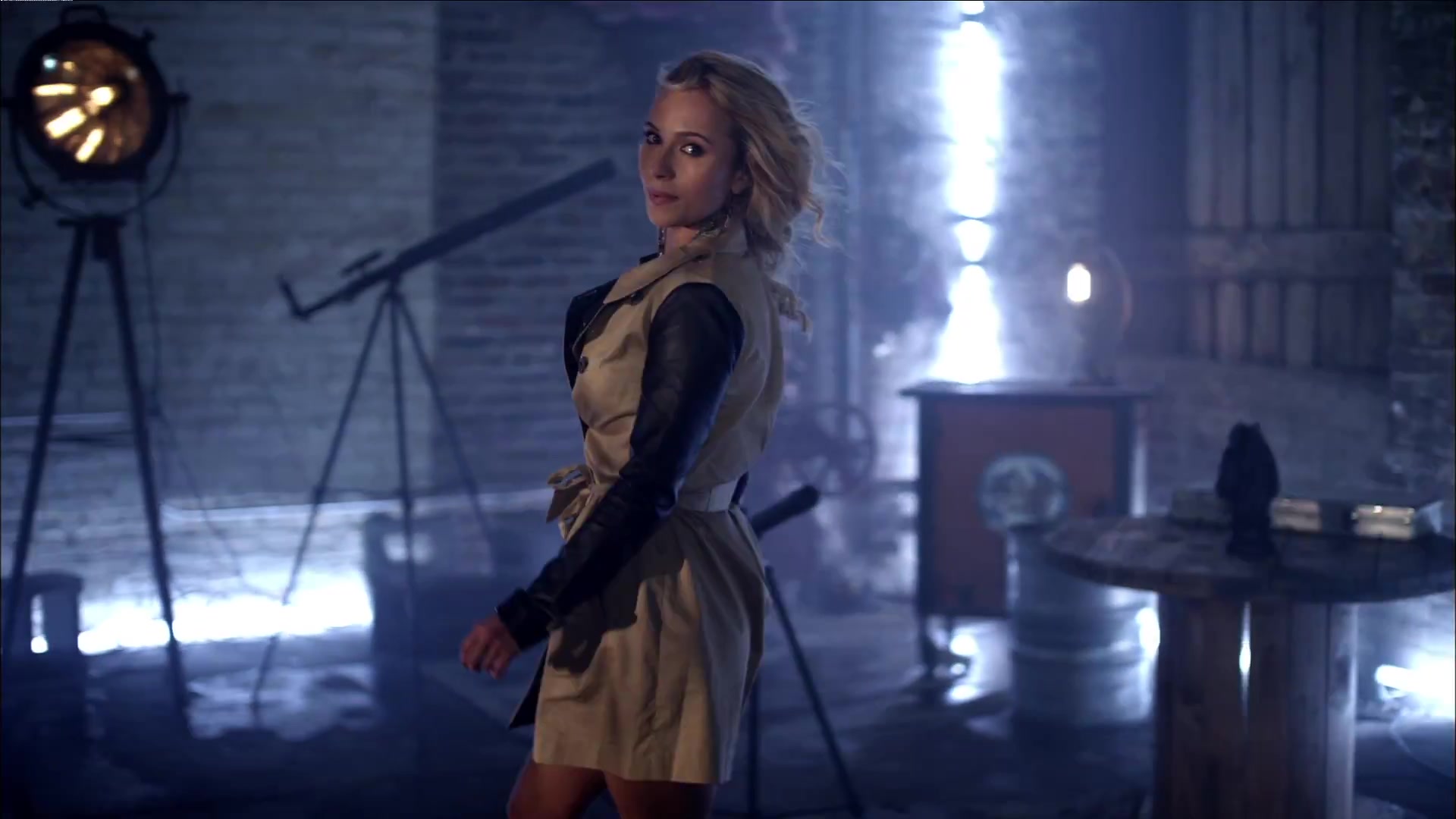 HaydenPanettiere_Telescope_MusicVideo_437.jpg HaydenPanettiere_Telescope_MusicVideo_437.jpg