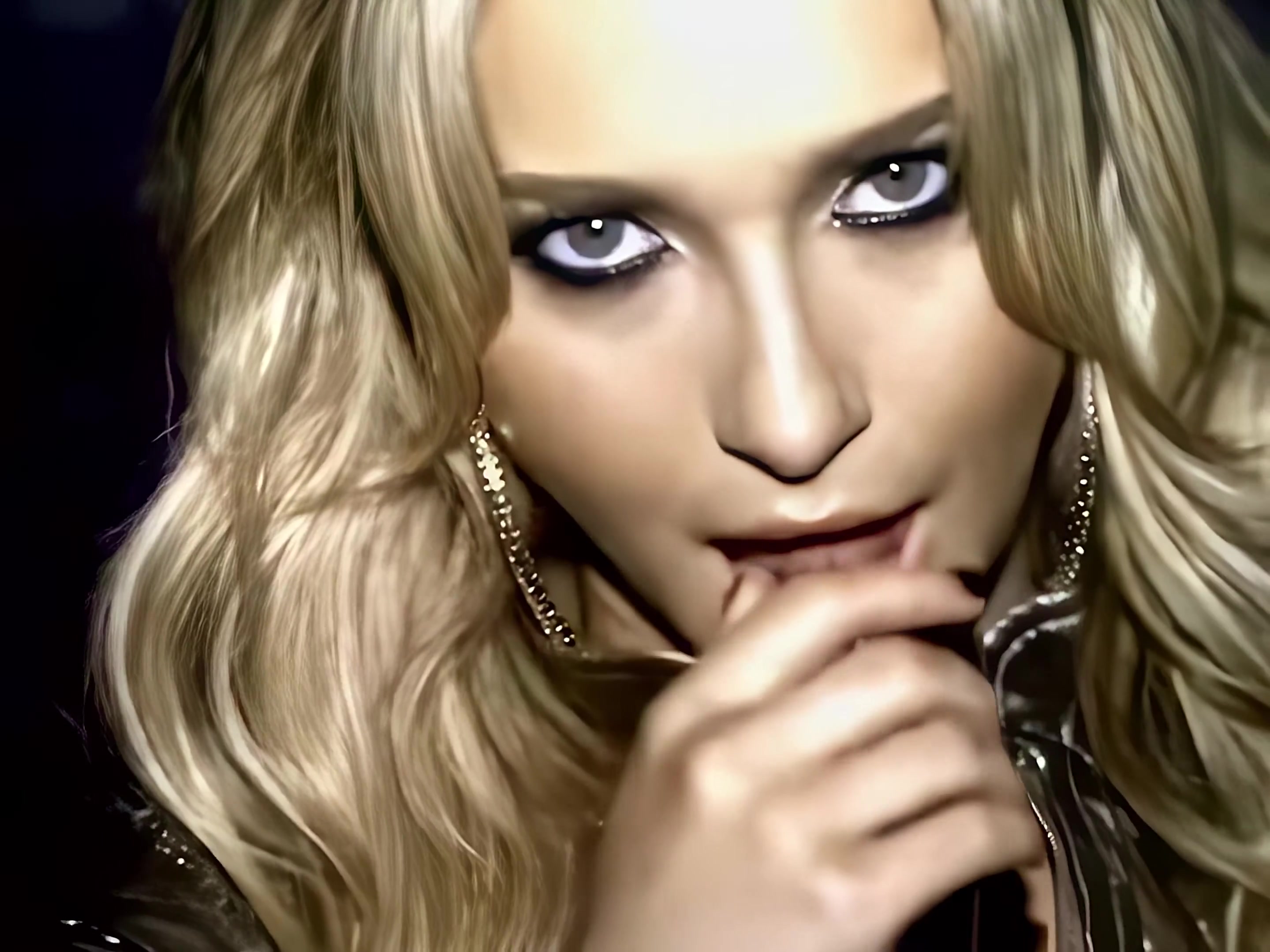 HaydenPanettiere_WakeUpCall_4K_0108.jpg