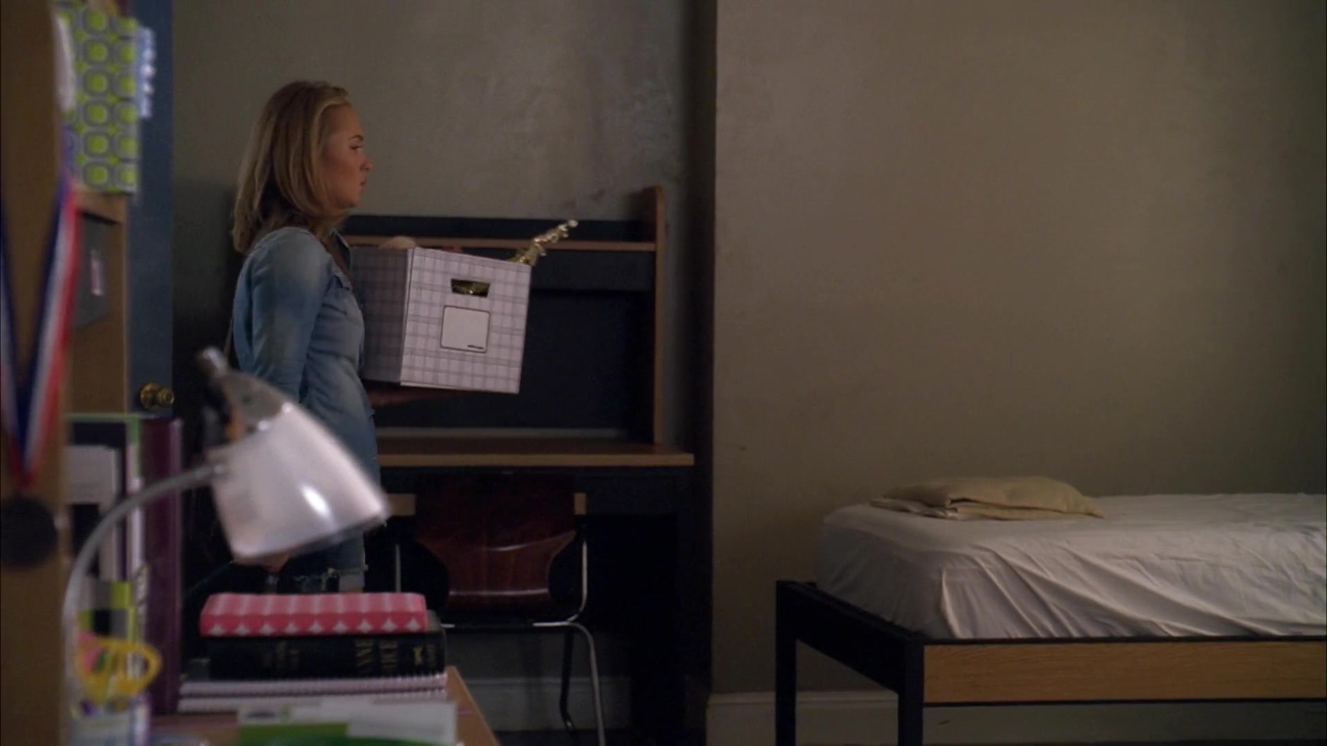 Heroes_S04E01E02_1080p_00572.jpg