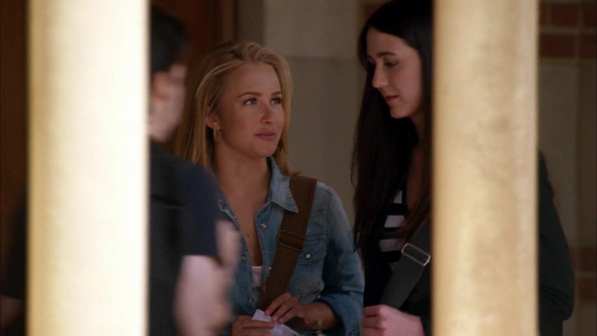 Heroes_S04E01E02_1080p_03005.jpg Heroes_S04E01E02_1080p_03005.jpg