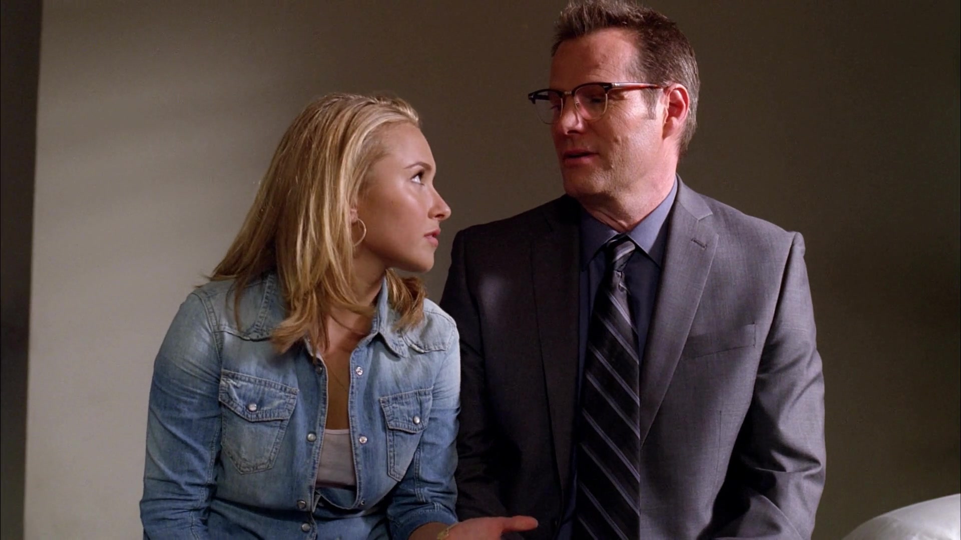 Heroes_S04E01E02_1080p_04305.jpg Heroes_S04E01E02_1080p_04305.jpg