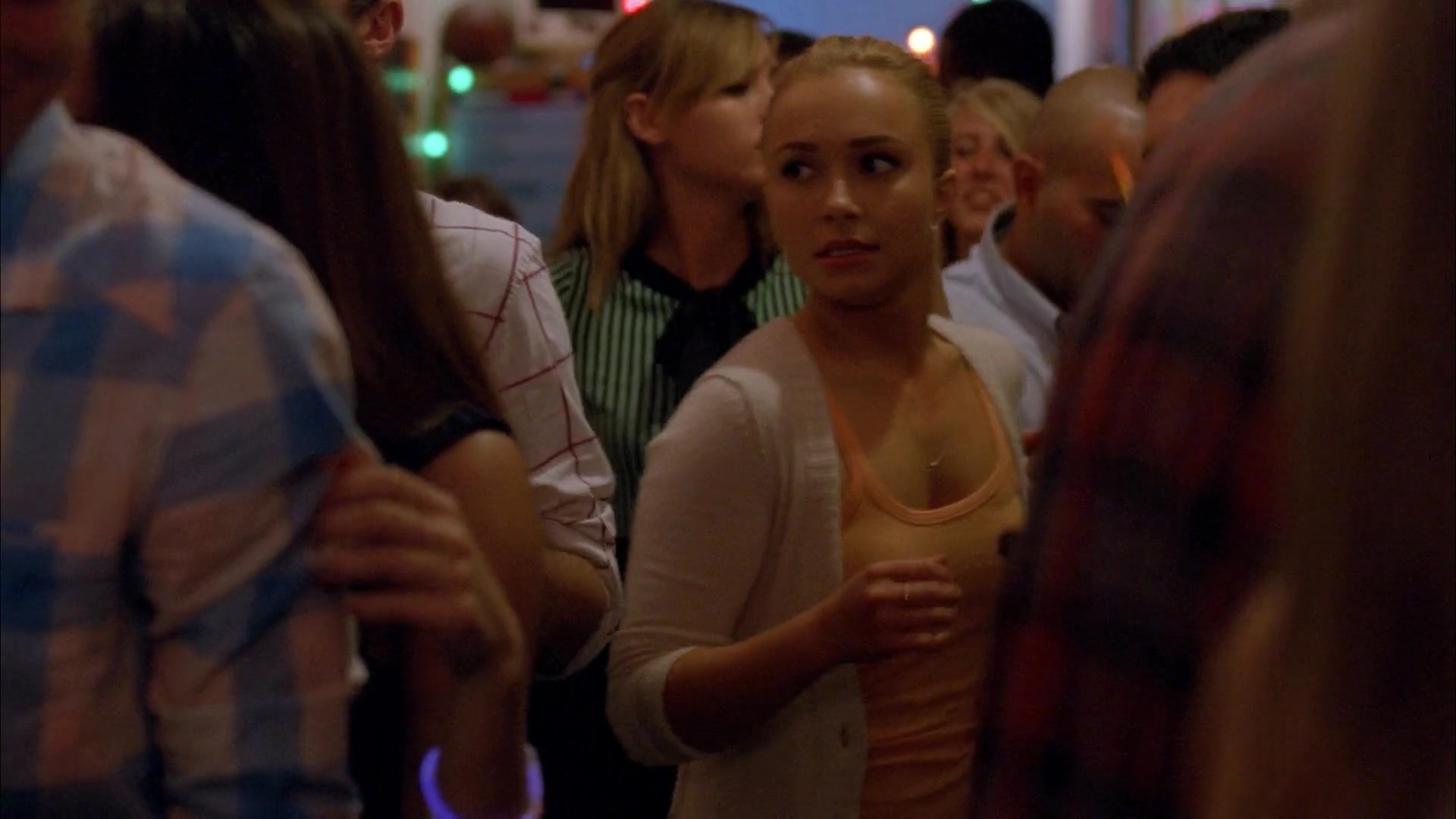 Heroes_S04E01E02_1080p_05624.jpg Heroes_S04E01E02_1080p_05624.jpg