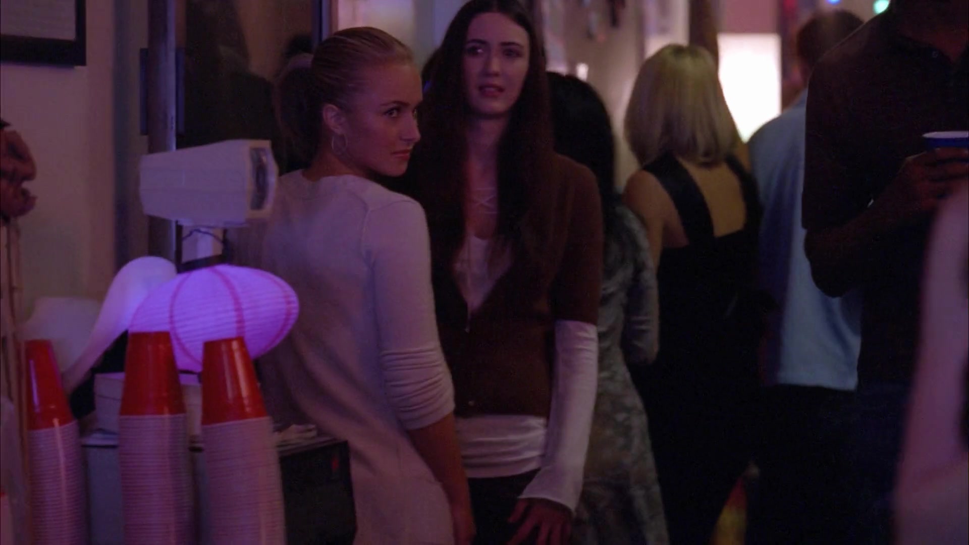 Heroes_S04E01E02_1080p_05740.jpg Heroes_S04E01E02_1080p_05740.jpg
