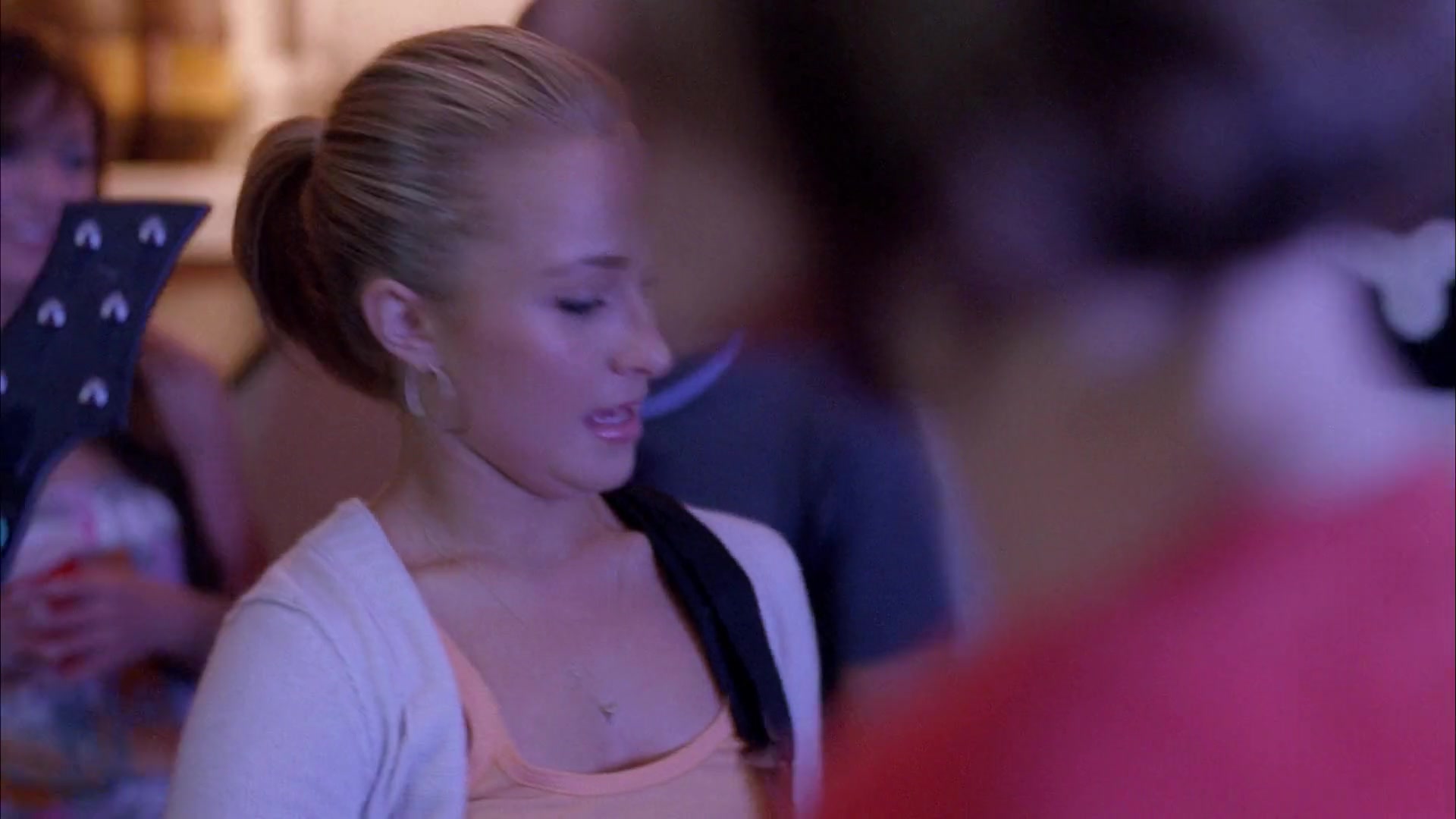 Heroes_S04E01E02_1080p_05838.jpg Heroes_S04E01E02_1080p_05838.jpg