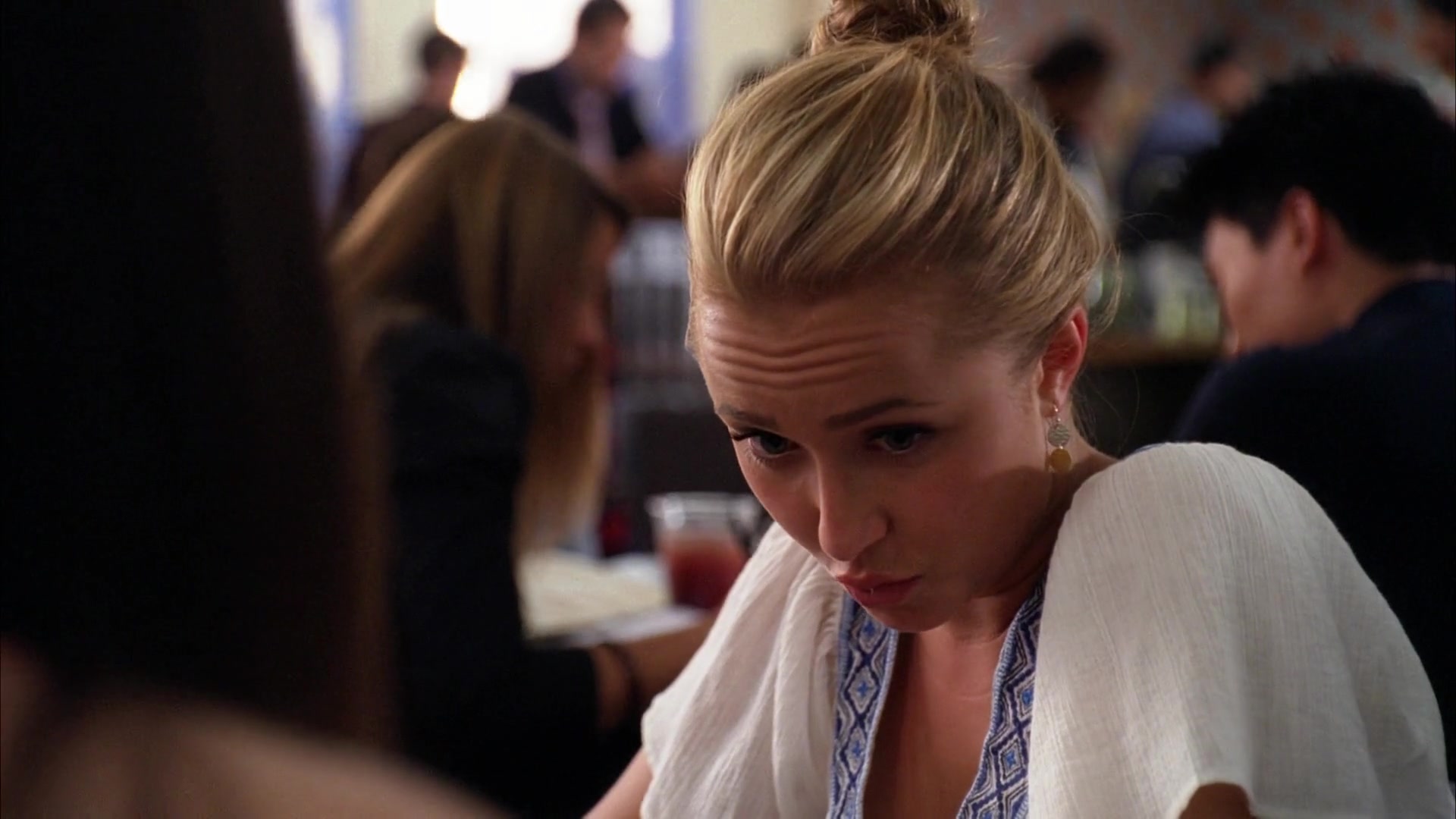 Heroes_S04E01E02_1080p_10213.jpg