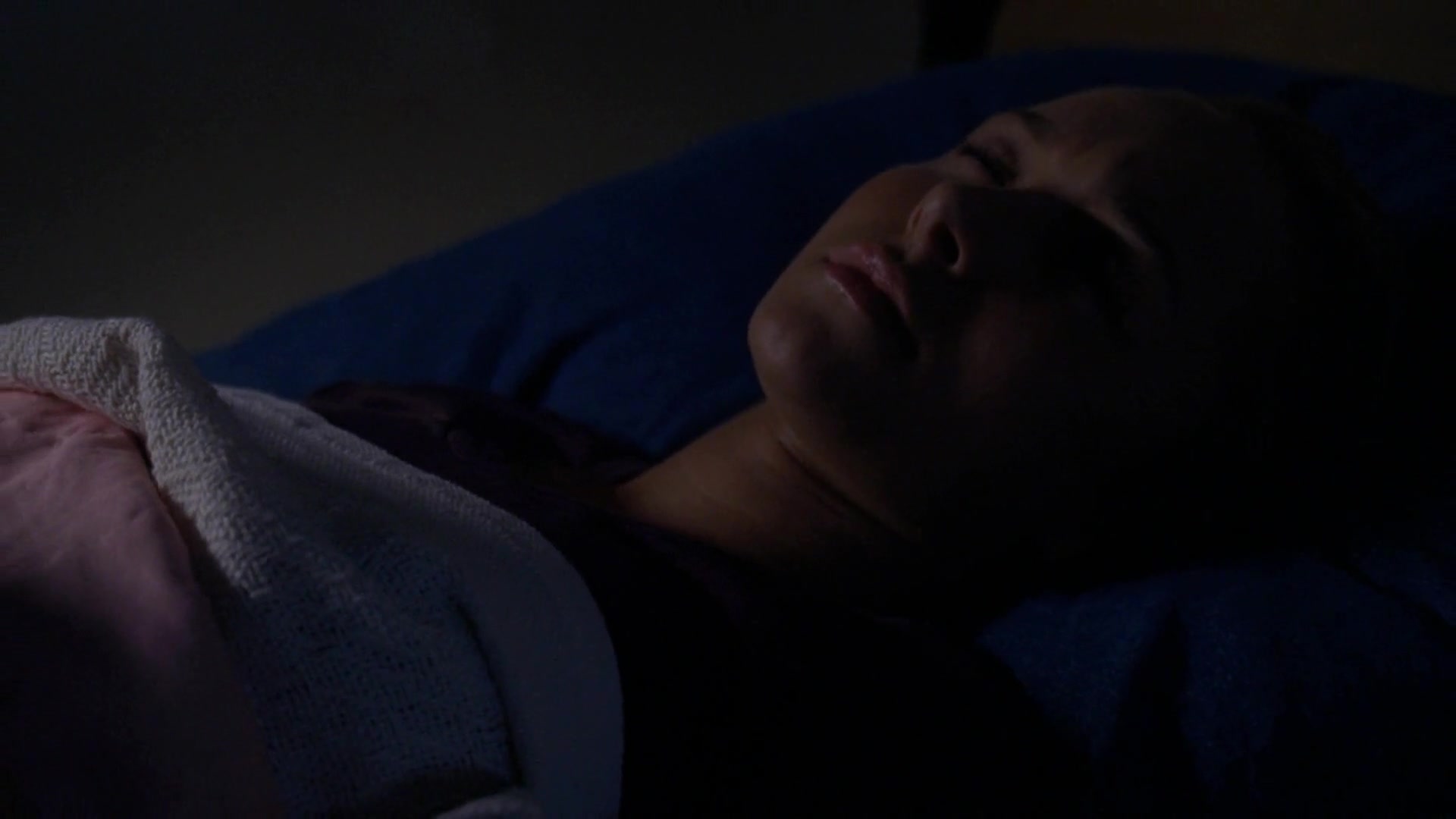 Heroes_S04E01E02_1080p_11857.jpg Heroes_S04E01E02_1080p_11857.jpg