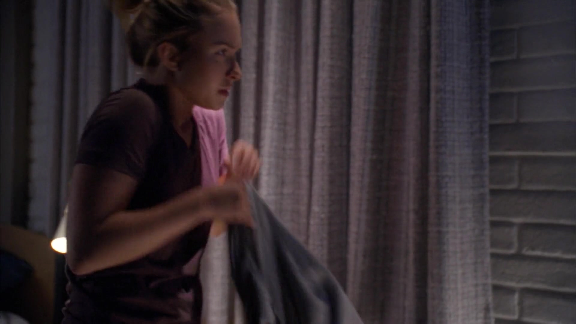 Heroes_S04E01E02_1080p_11892.jpg Heroes_S04E01E02_1080p_11892.jpg