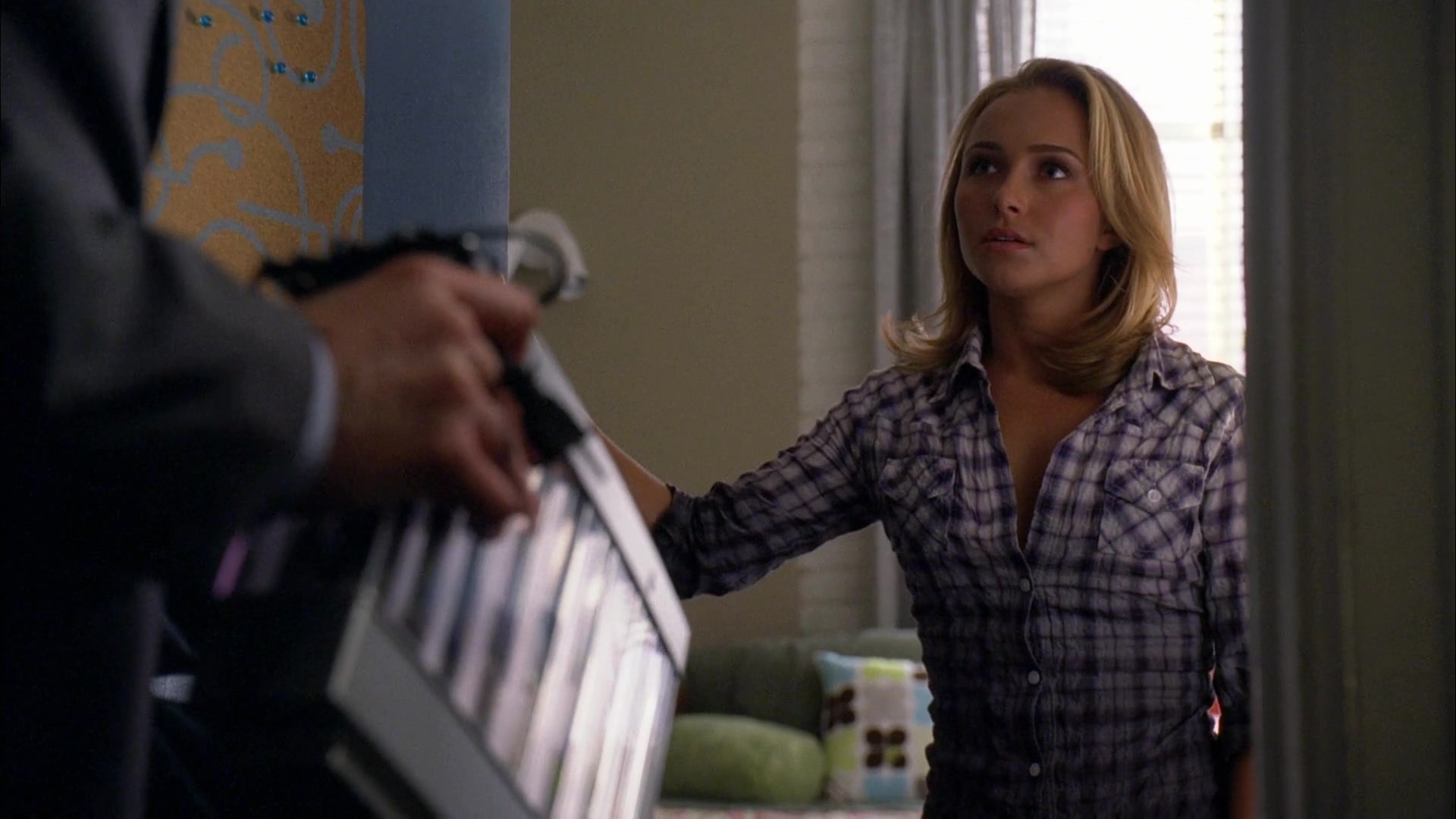 Heroes_S04E03_1080p_1507.jpg