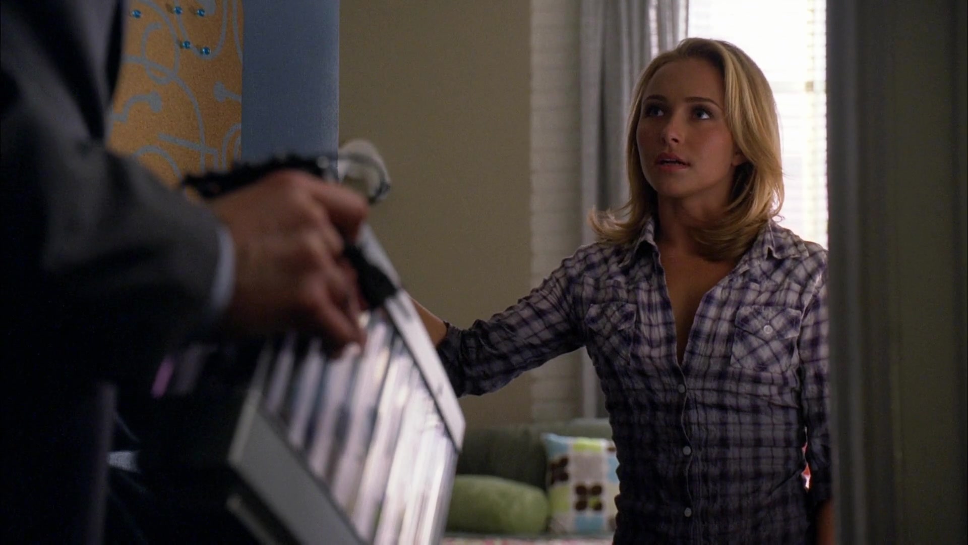 Heroes_S04E03_1080p_1508.jpg