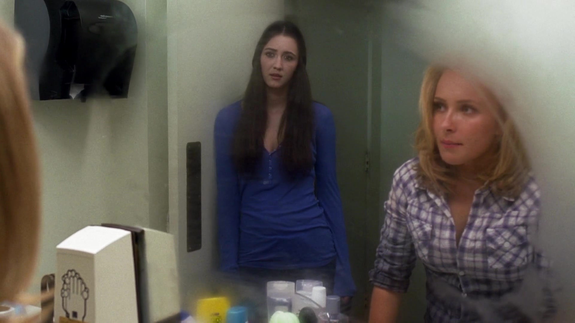 Heroes_S04E03_1080p_1724.jpg Heroes_S04E03_1080p_1724.jpg