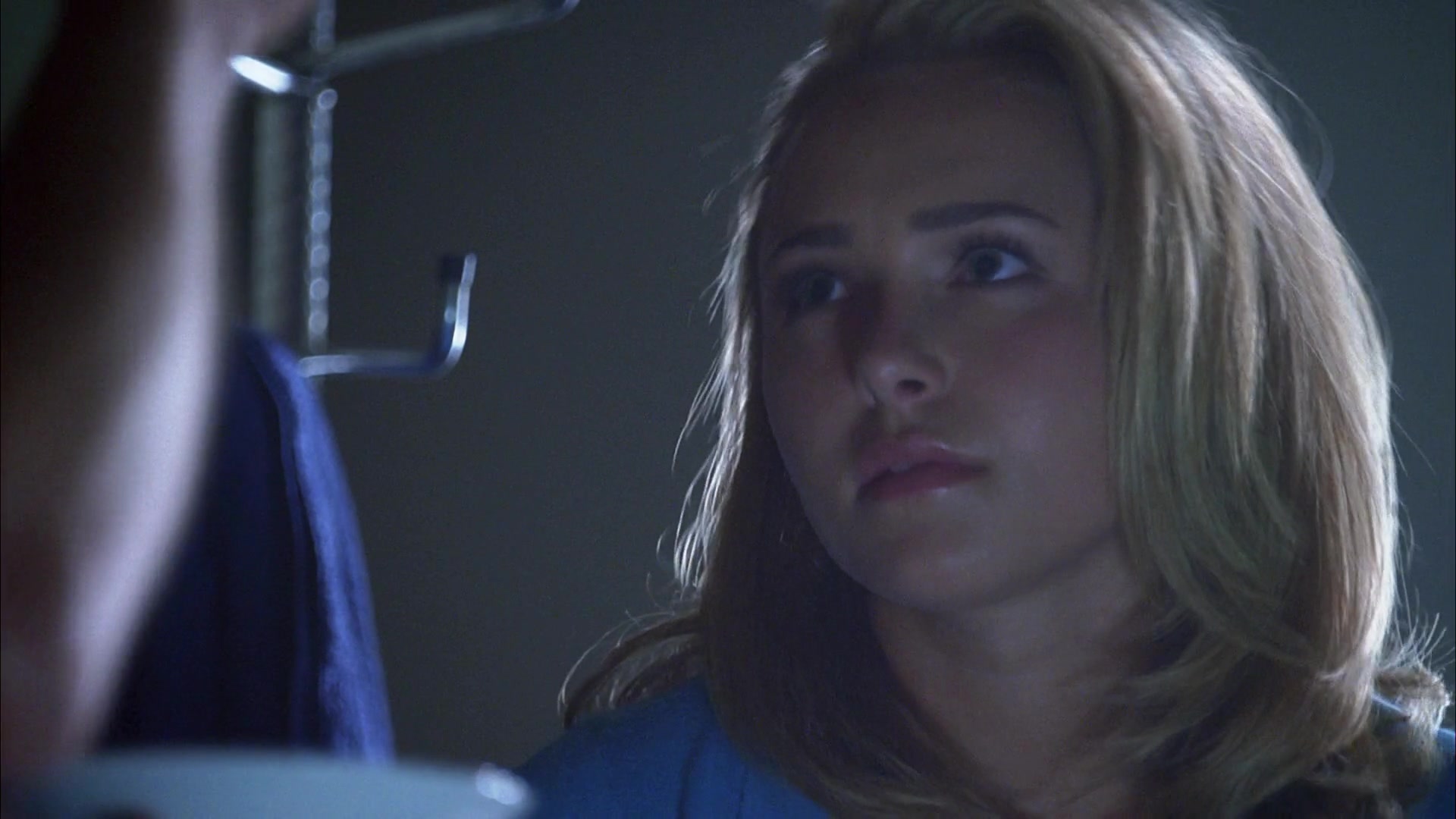 Heroes_S04E03_1080p_2420.jpg