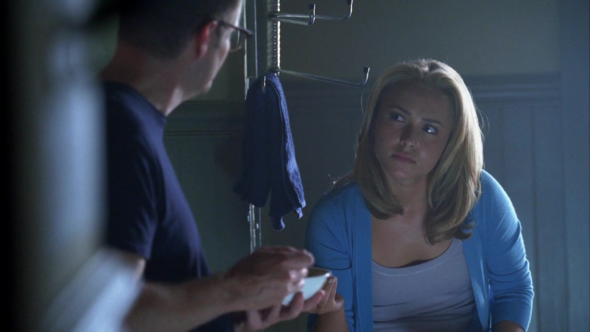 Heroes_S04E03_1080p_2585.jpg