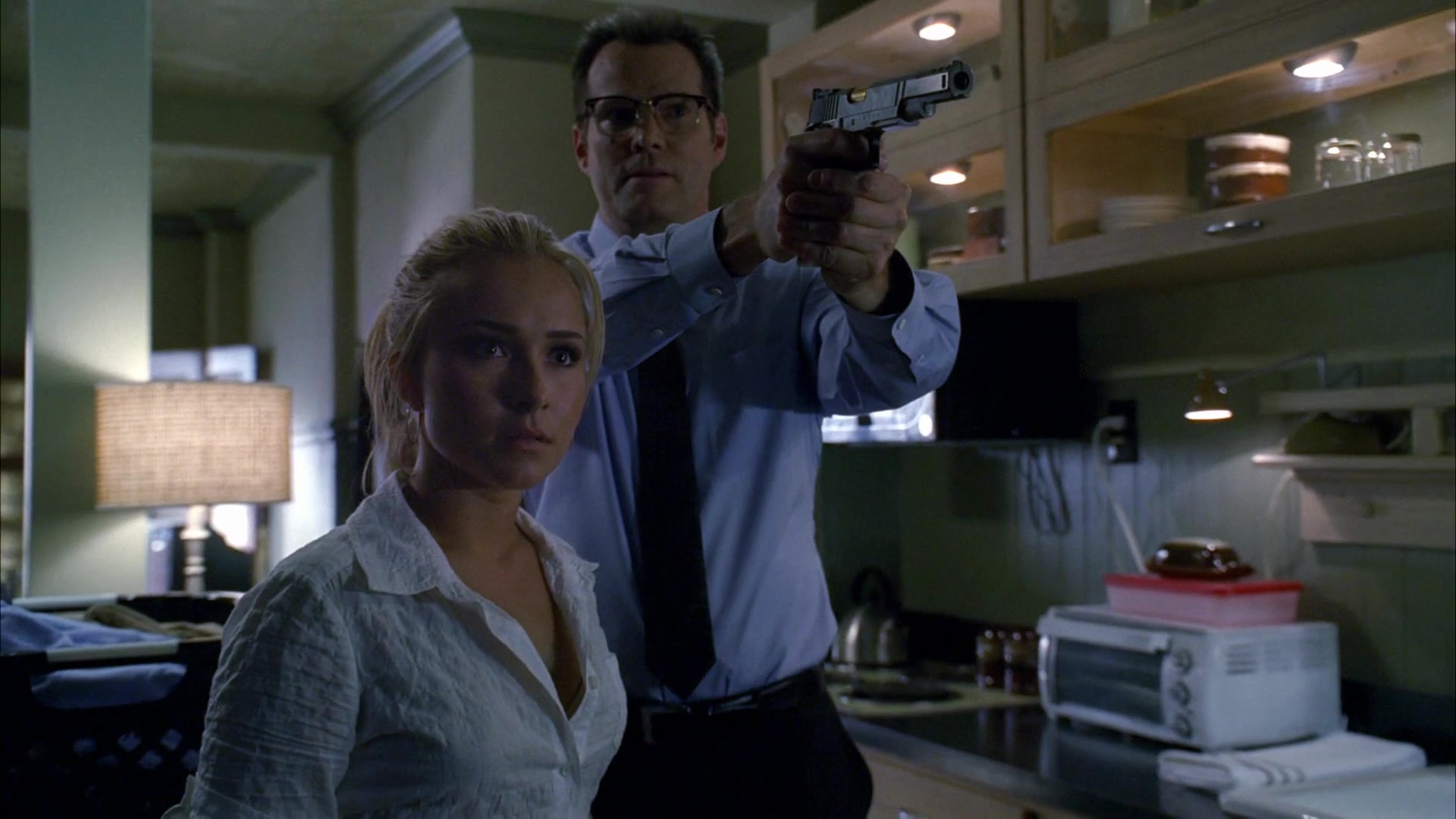 Heroes_S04E05_1080p__1321.jpg Heroes_S04E05_1080p__1321.jpg