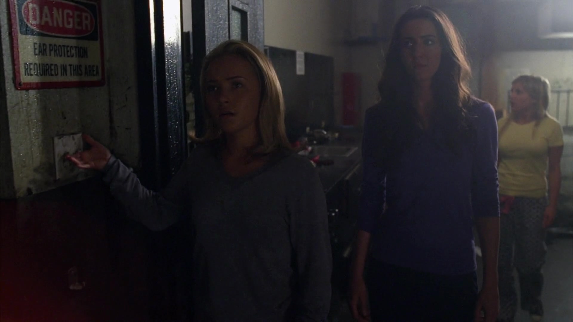 Heroes_S04E06_1080p_1714.jpg Heroes_S04E06_1080p_1714.jpg