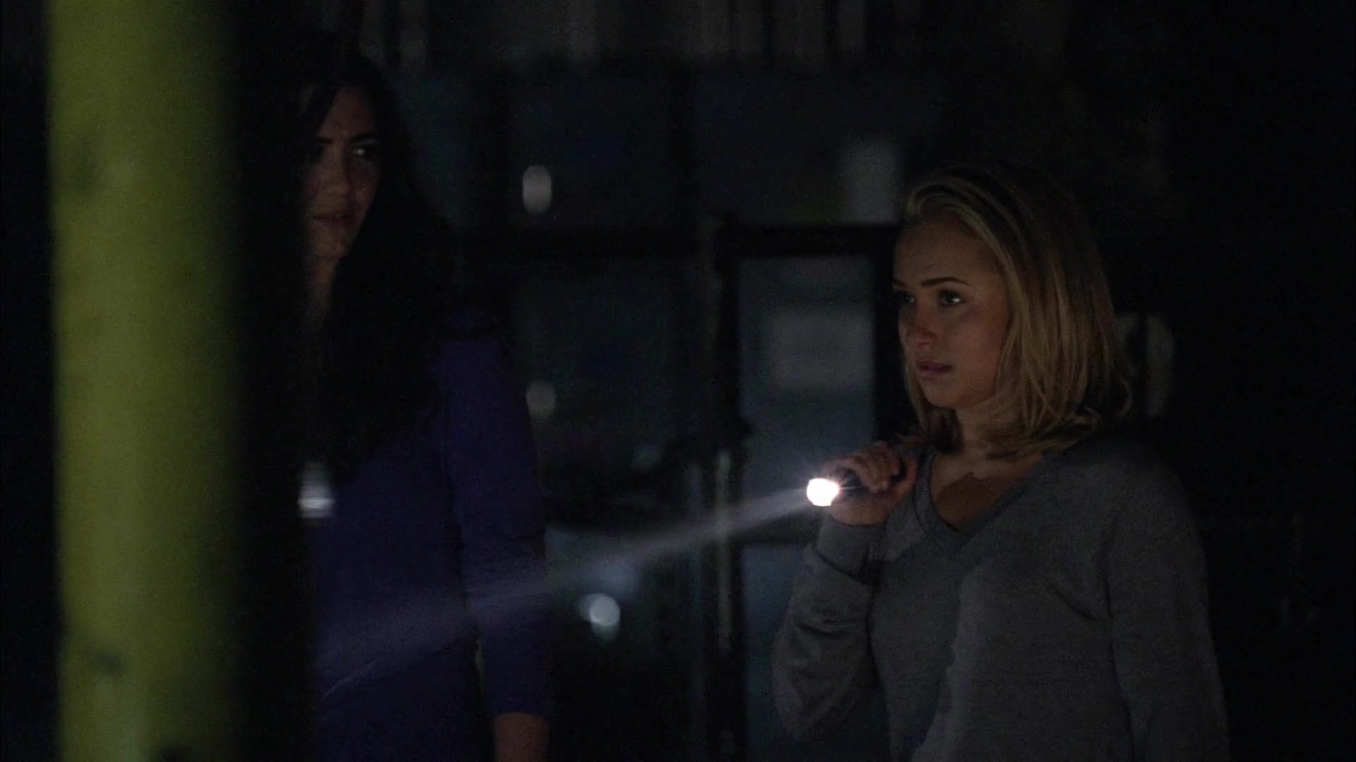 Heroes_S04E06_1080p_2601.jpg Heroes_S04E06_1080p_2601.jpg