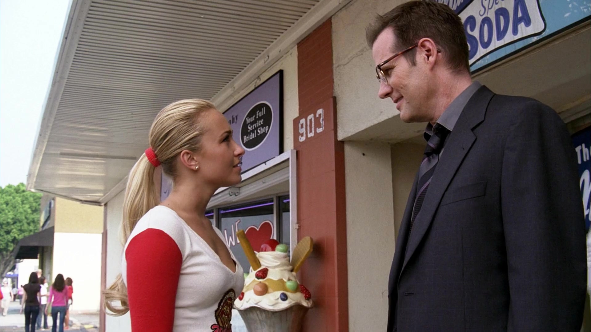 Heroes_S04E07_1080p__3696.jpg