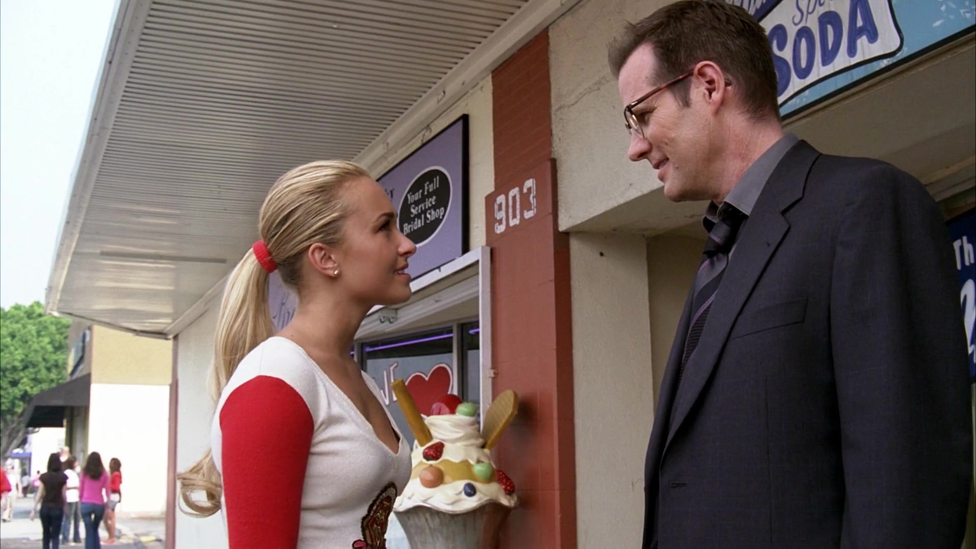 Heroes_S04E07_1080p__3697.jpg Heroes_S04E07_1080p__3697.jpg