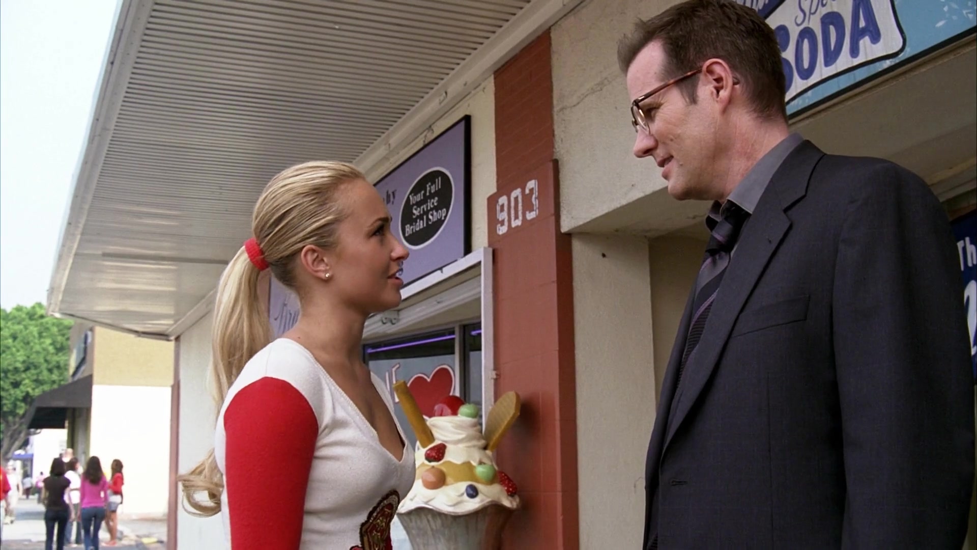 Heroes_S04E07_1080p__3698.jpg Heroes_S04E07_1080p__3698.jpg