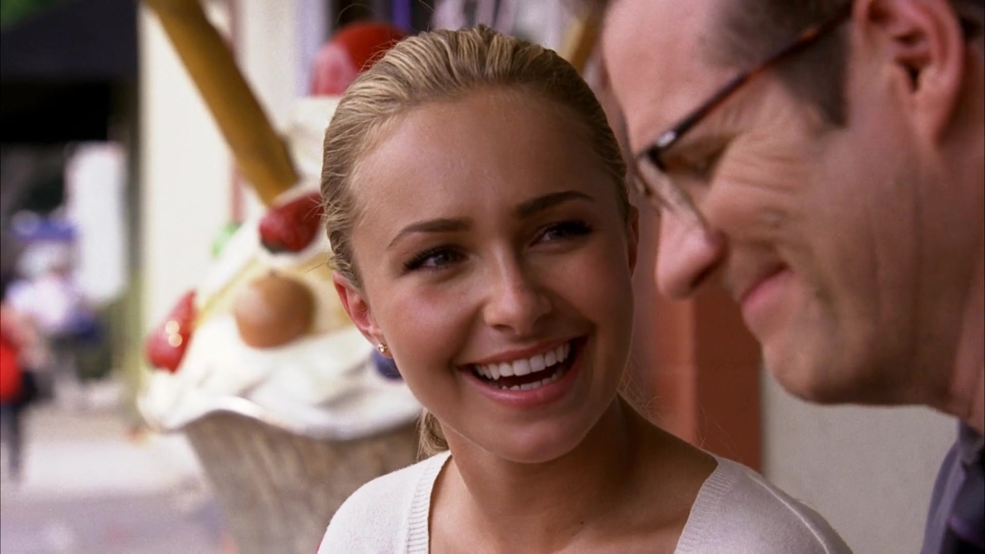 Heroes_S04E07_1080p__3908.jpg