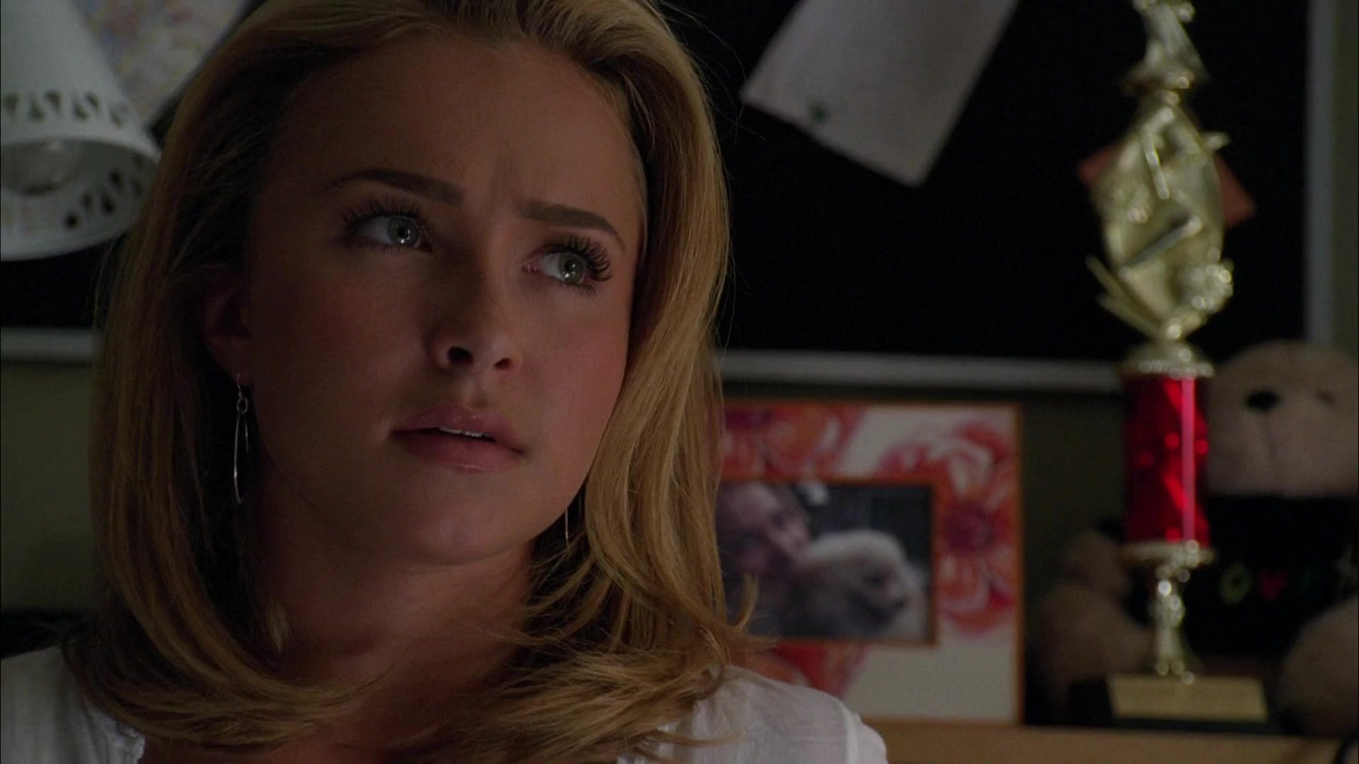 Heroes_S04E08_1080p_3942.jpg Heroes_S04E08_1080p_3942.jpg