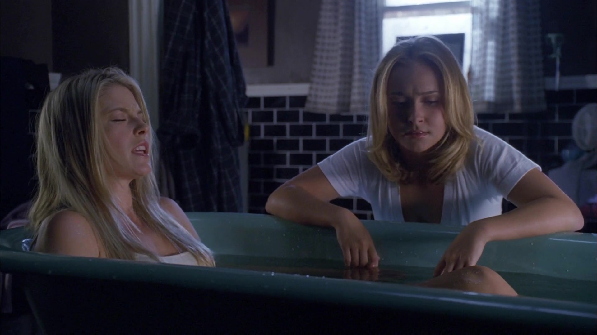 Heroes_S04E09_1080p_1738.jpg Heroes_S04E09_1080p_1738.jpg
