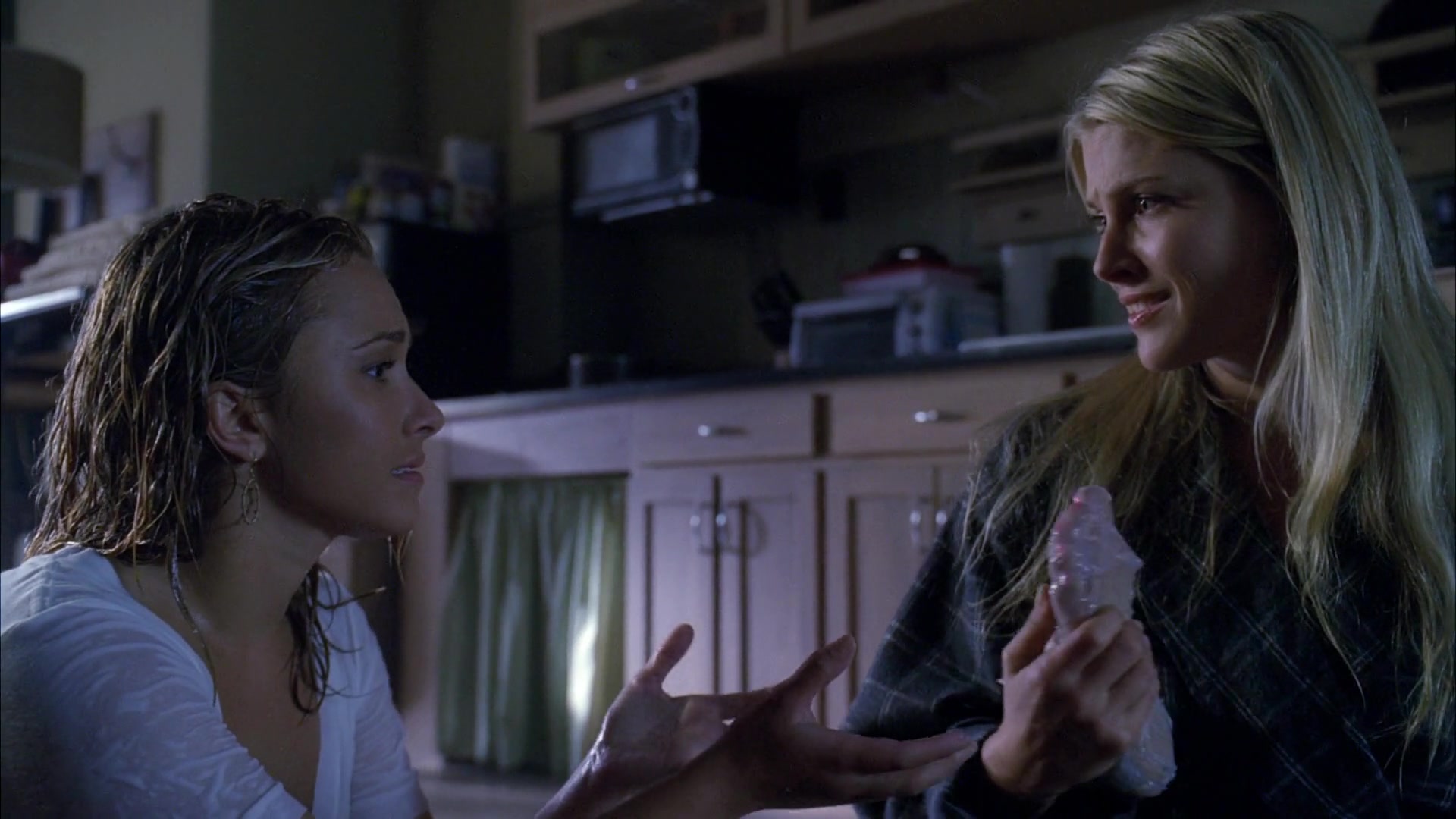 Heroes_S04E09_1080p_2352.jpg
