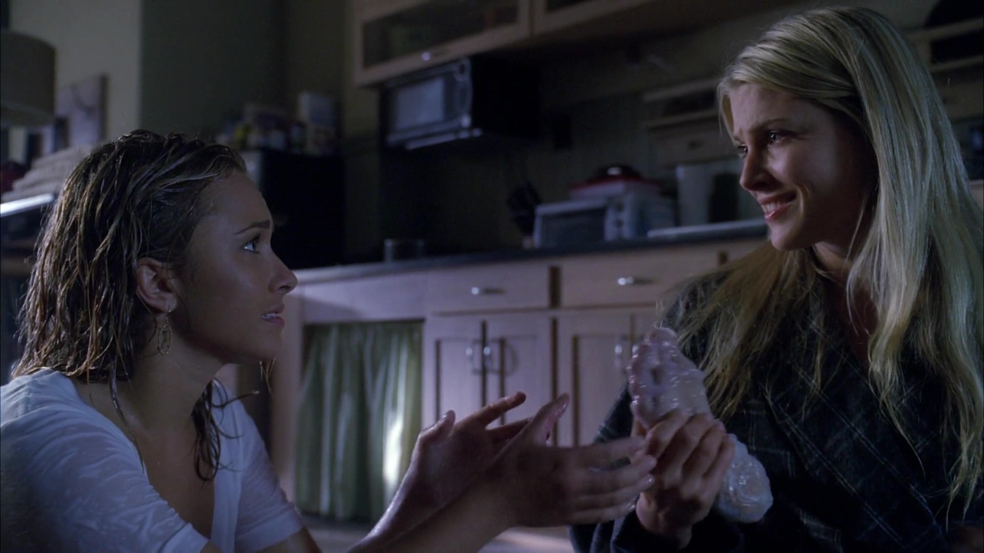 Heroes_S04E09_1080p_2353.jpg