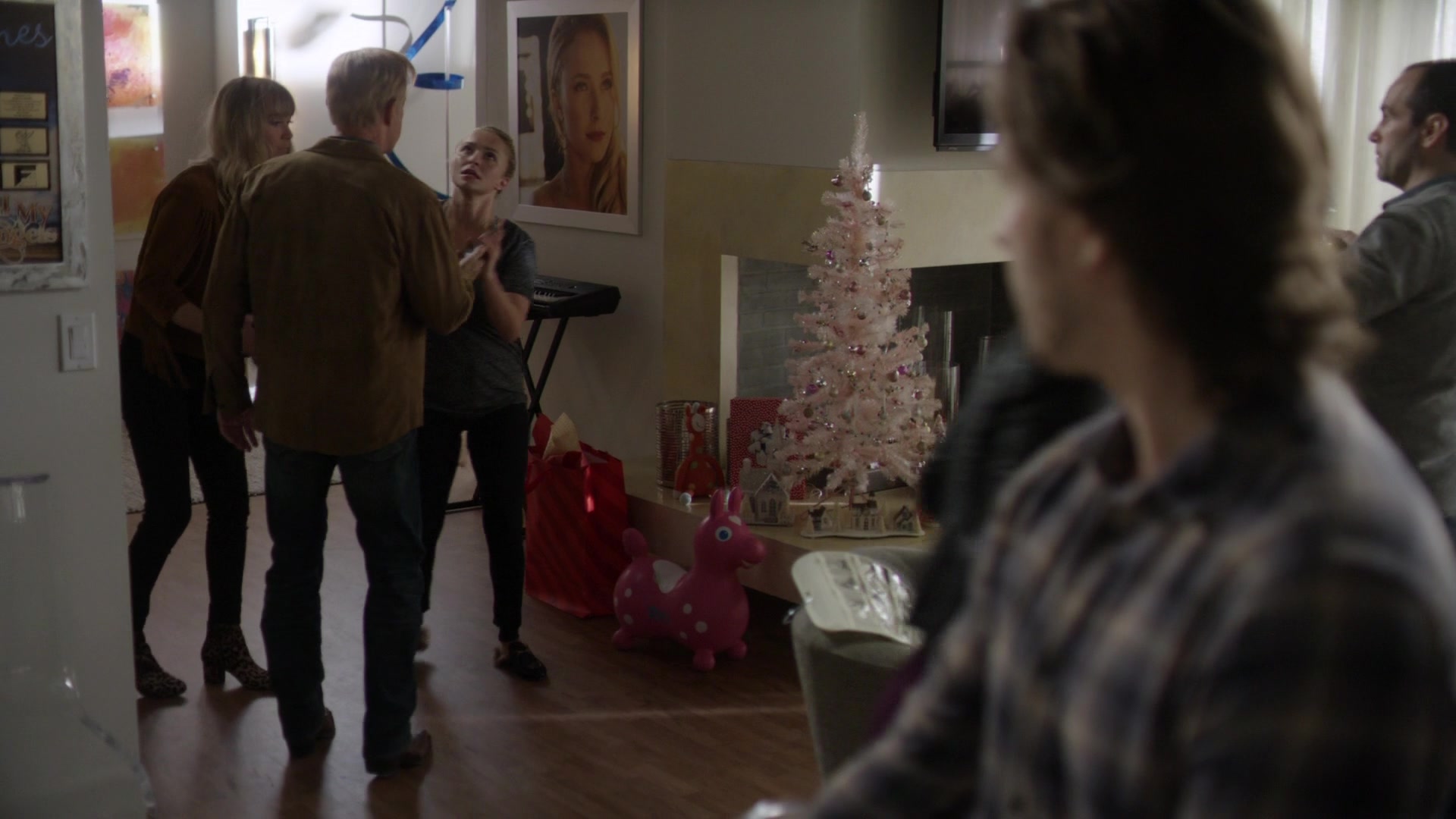 Nashville_2012_S06E01_New_Strings_1080p__0344.jpg Nashville_2012_S06E01_New_Strings_1080p__0344.jpg