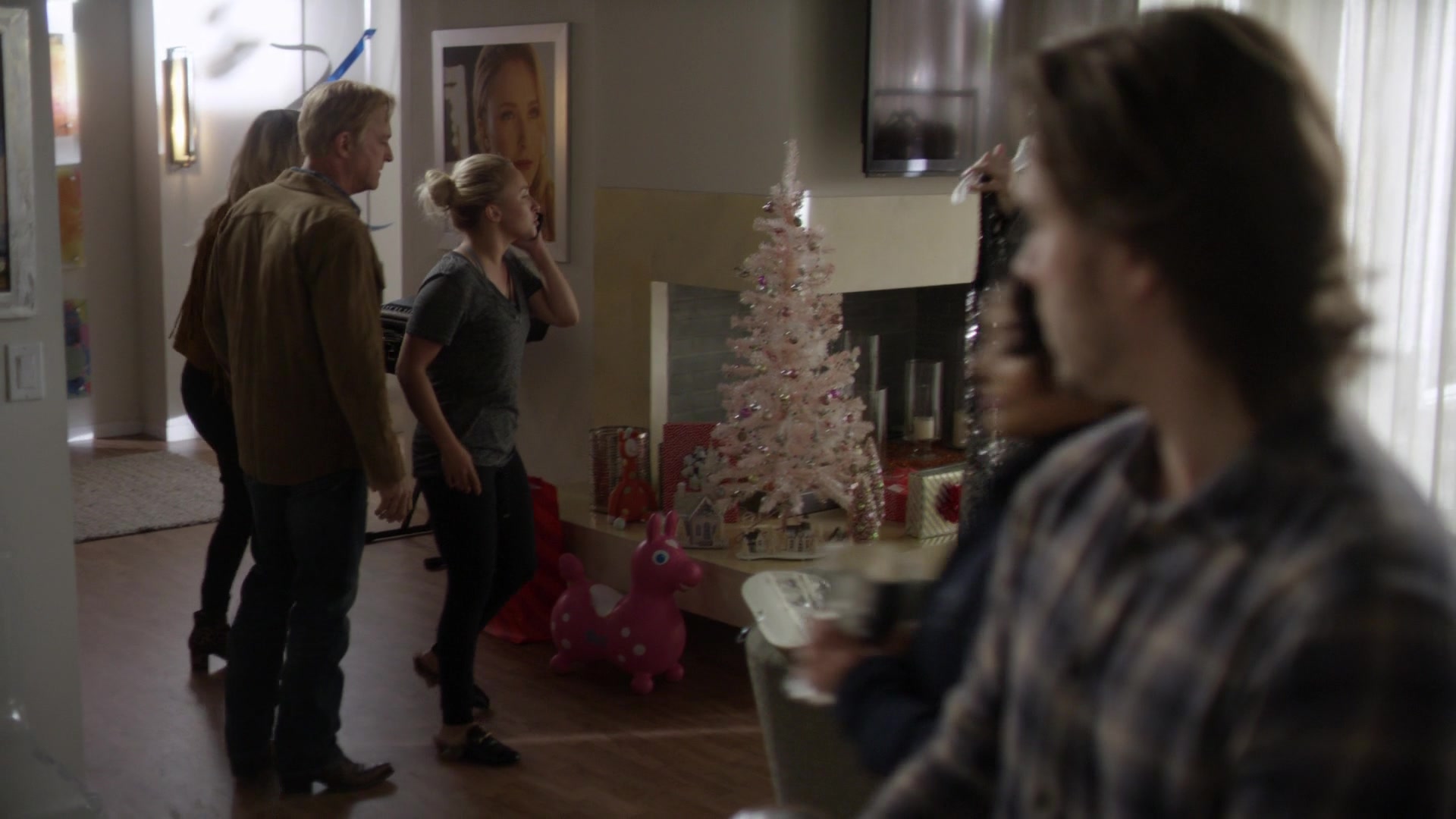 Nashville_2012_S06E01_New_Strings_1080p__0346.jpg