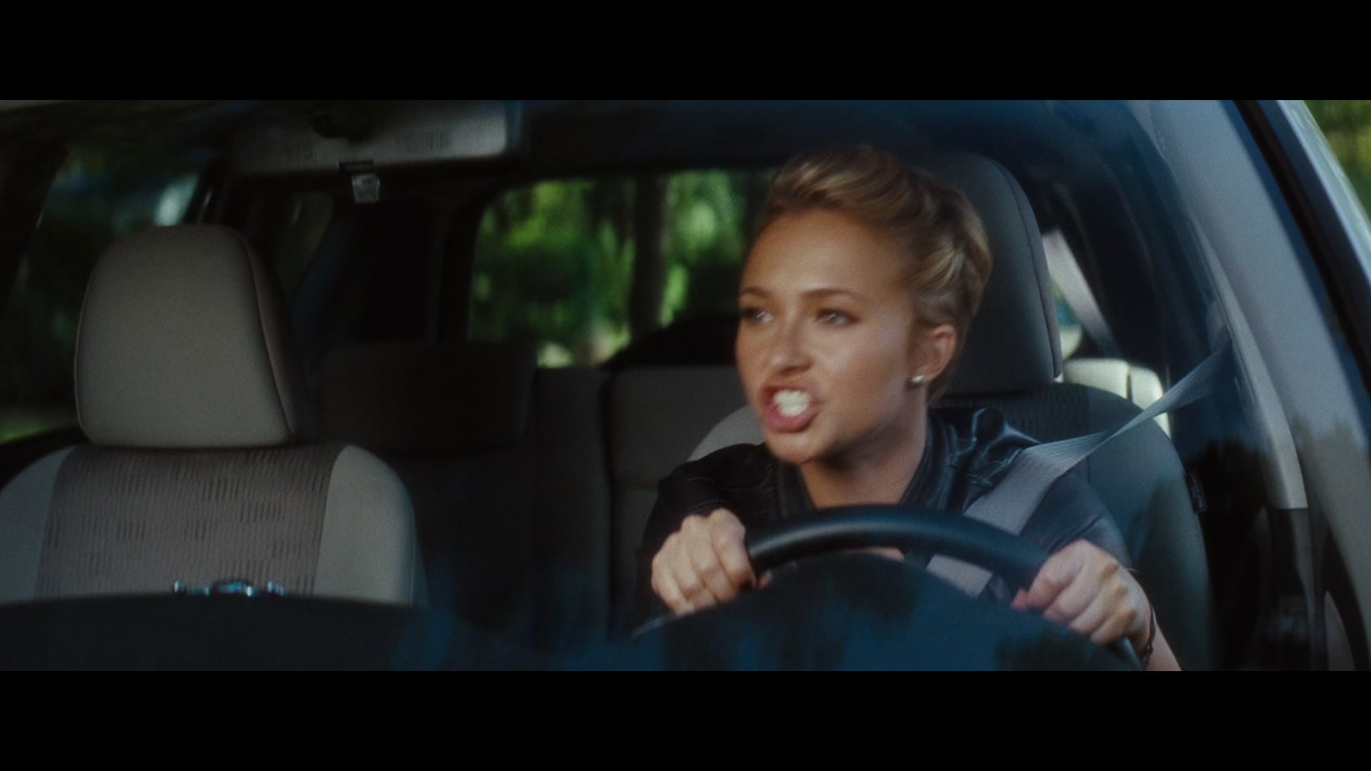 Scream_4_2011_1080p_01850~0.jpg