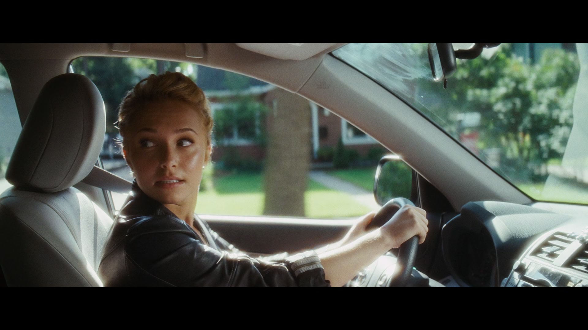 Scream_4_2011_1080p_01865~0.jpg