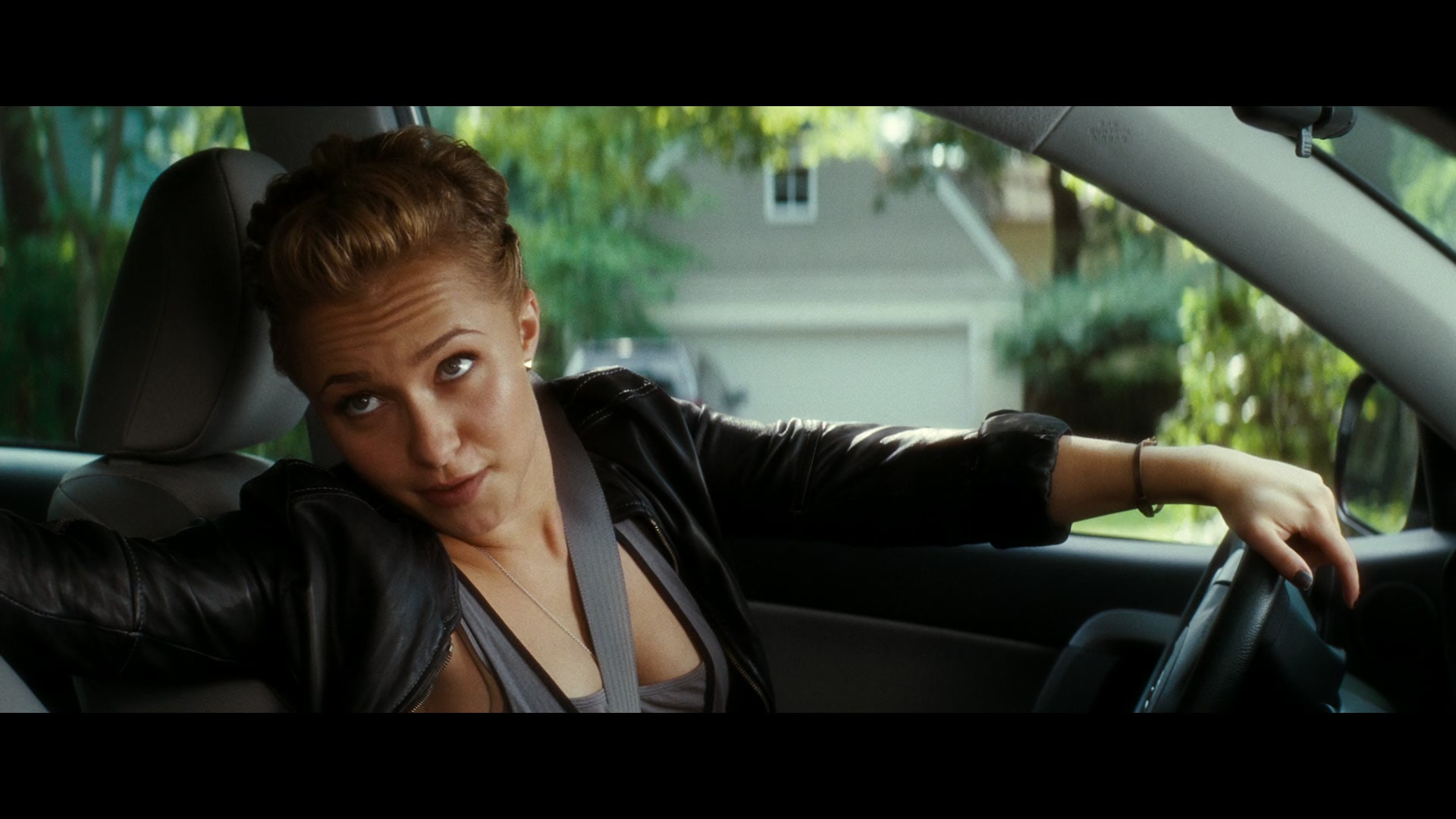 Scream_4_2011_1080p_01916~0.jpg