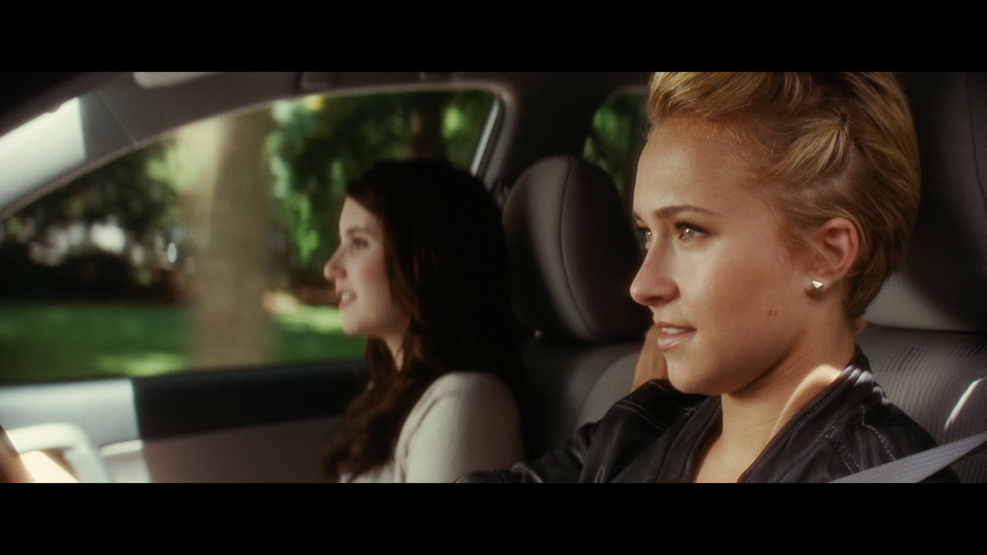 Scream_4_2011_1080p_02003~0.jpg