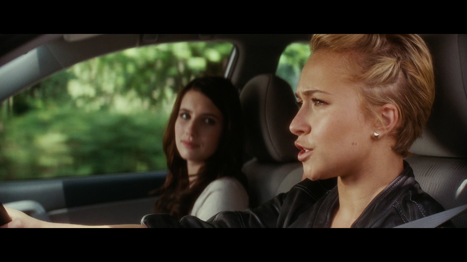 Scream_4_2011_1080p_02012~0.jpg Scream_4_2011_1080p_02012~0.jpg
