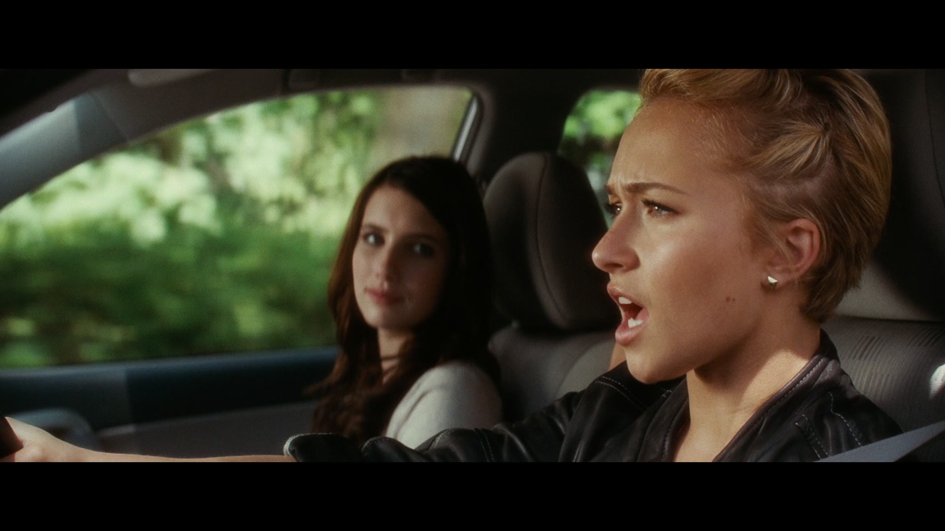 Scream_4_2011_1080p_02013~0.jpg Scream_4_2011_1080p_02013~0.jpg