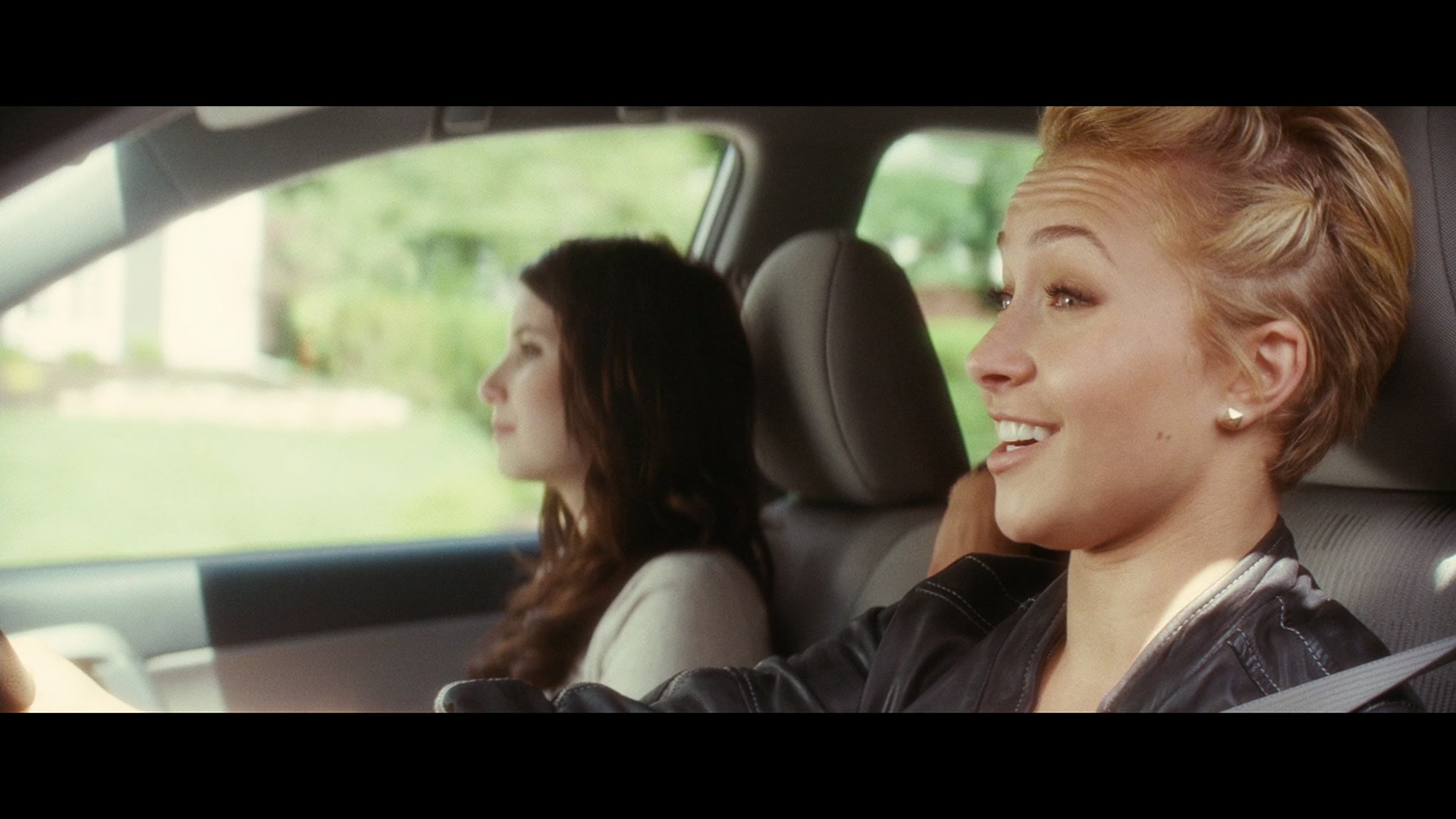 Scream_4_2011_1080p_02020~0.jpg